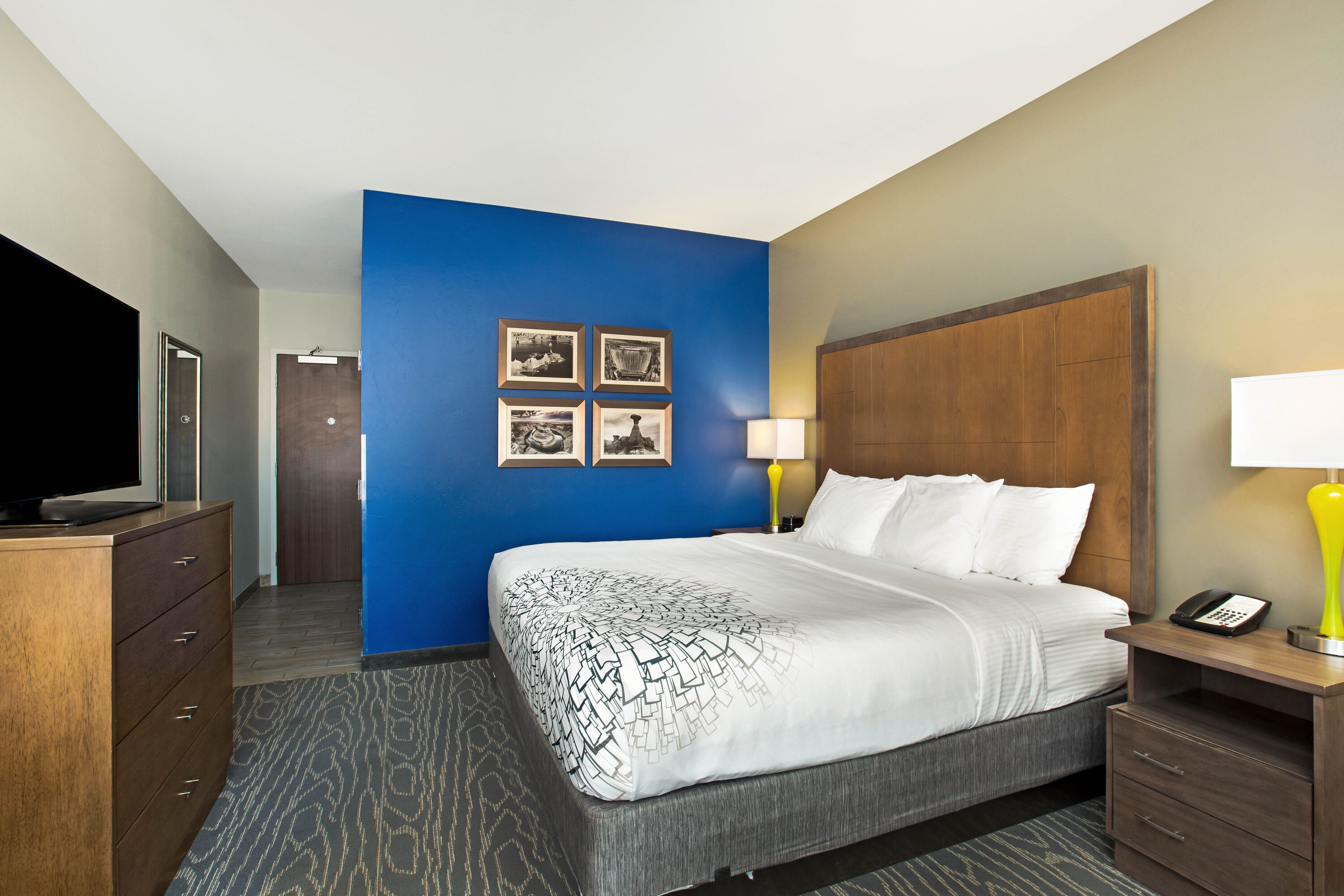Guest room at the La Quinta Inn & Suites by Wyndham Page at Lake Powell in Page, Arizona