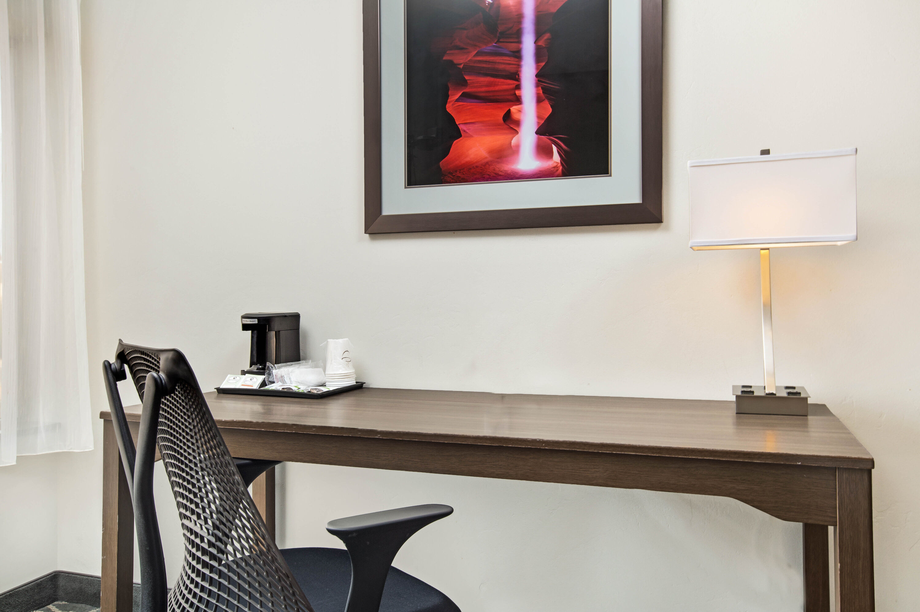 Guest room feature at the La Quinta Inn & Suites by Wyndham Page at Lake Powell in Page, Arizona