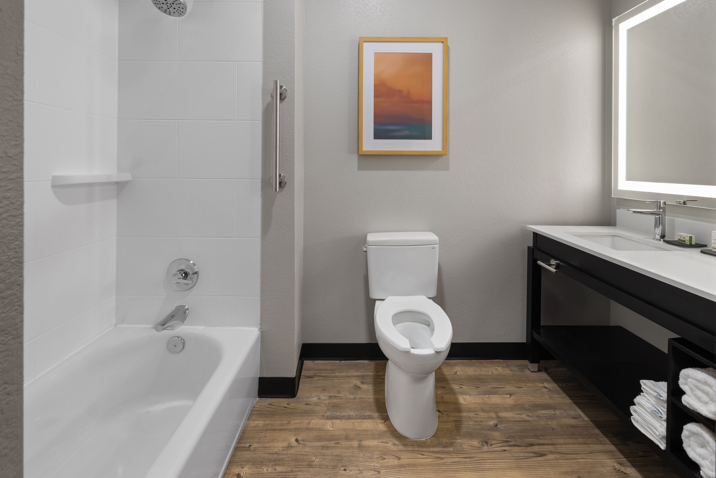 Guest room bath at the La Quinta Inn & Suites by Wyndham Phoenix West / Glendale in Phoenix, Arizona