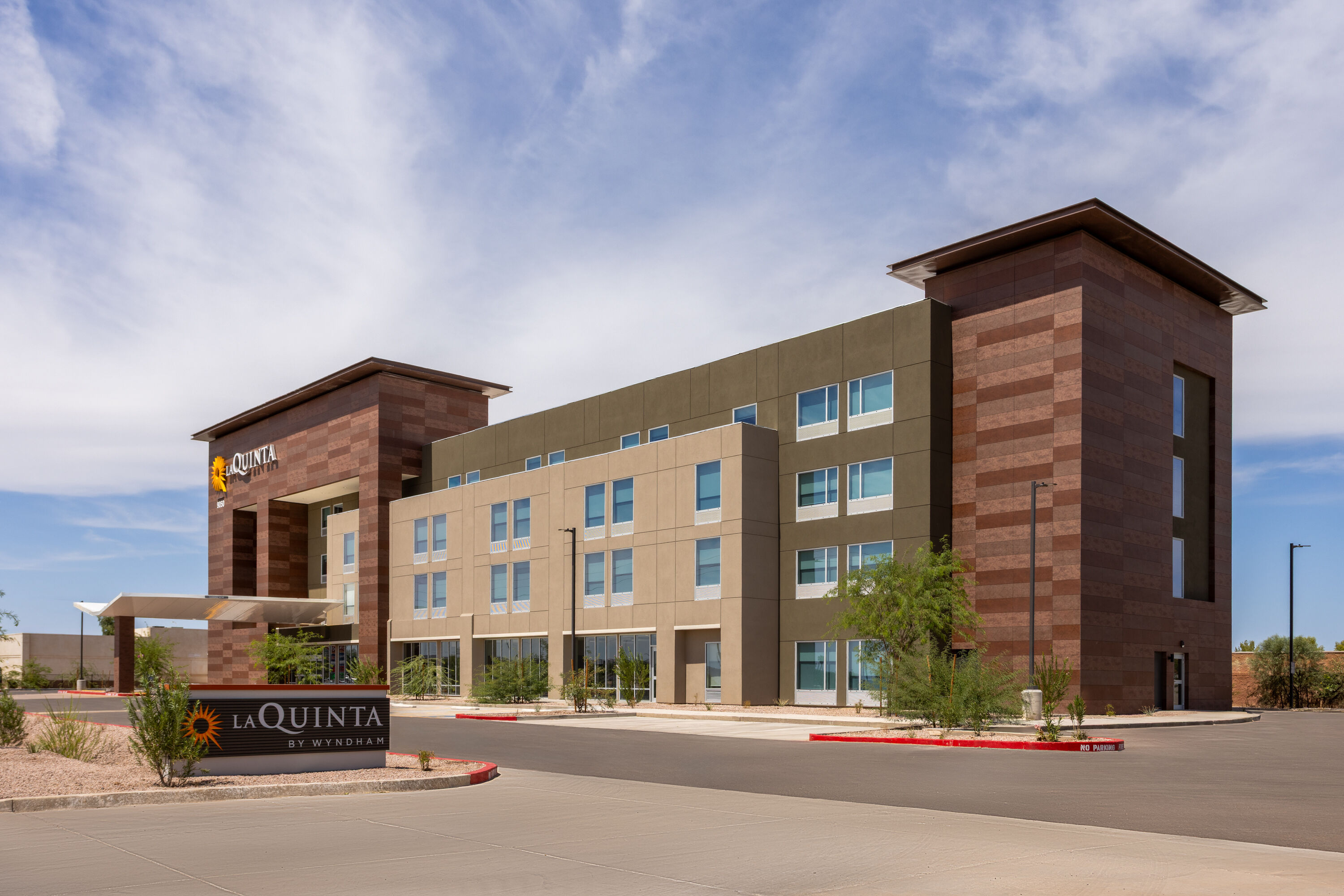 Exterior Day Image of La Quinta Inn & Suites by Wyndham Phoenix West / Glendale hotel in Phoenix, Arizona