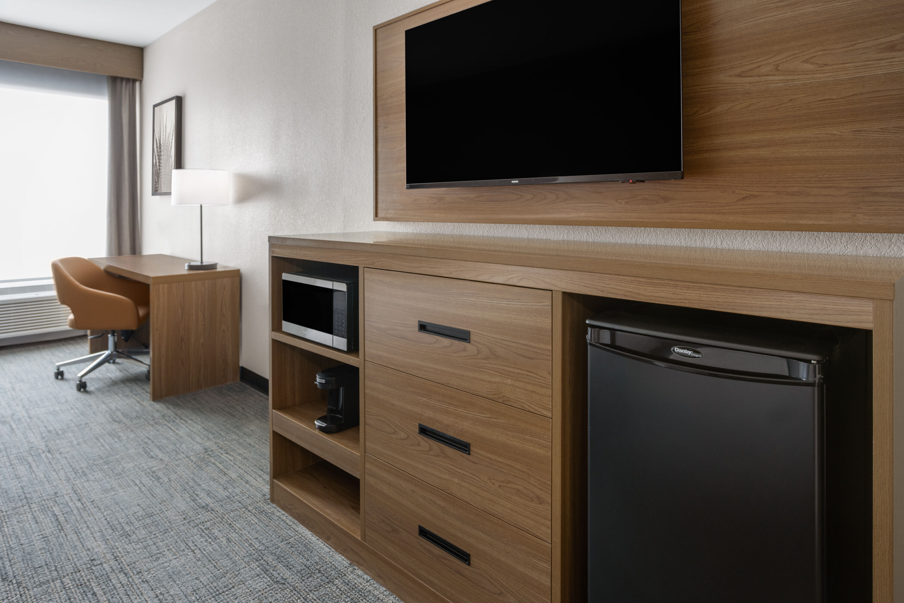 Guest room at the La Quinta Inn & Suites by Wyndham Phoenix West / Glendale in Phoenix, Arizona