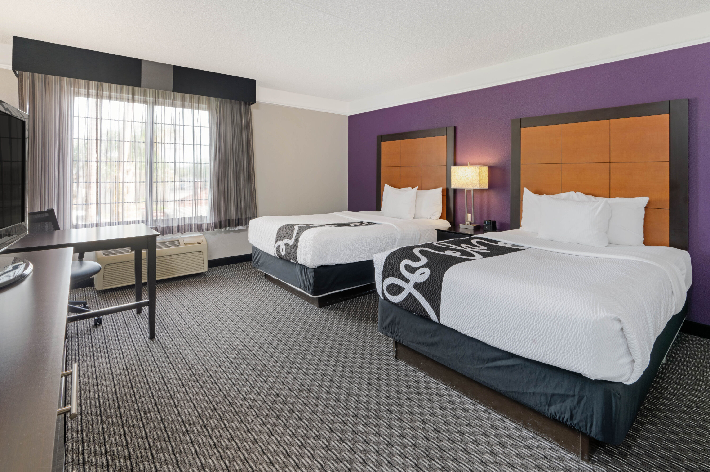 Guest room at the La Quinta Inn & Suites by Wyndham Phoenix Scottsdale in Scottsdale, Arizona