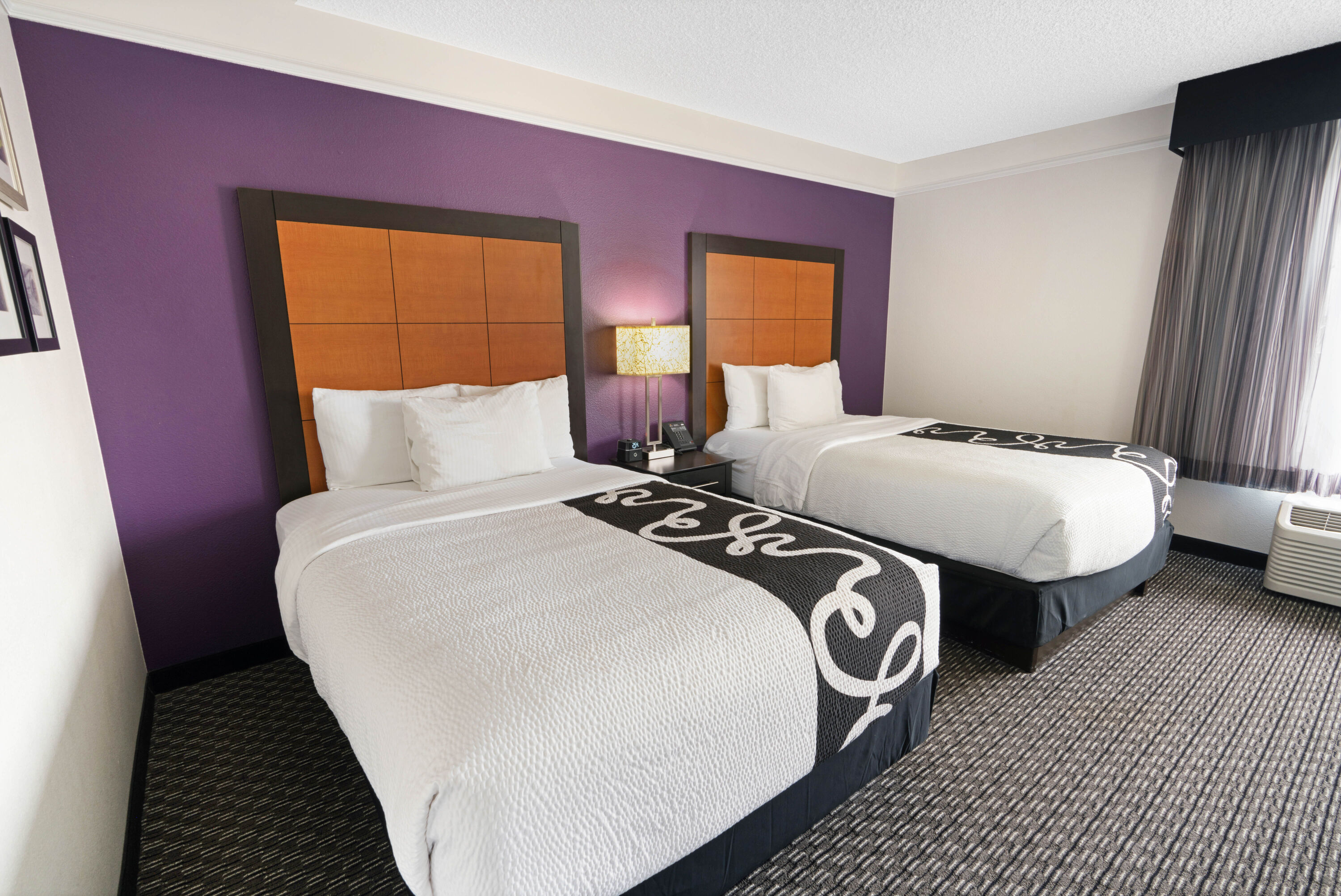 La Quinta Inn & Suites by Wyndham Phoenix Scottsdale suite in Scottsdale, Arizona