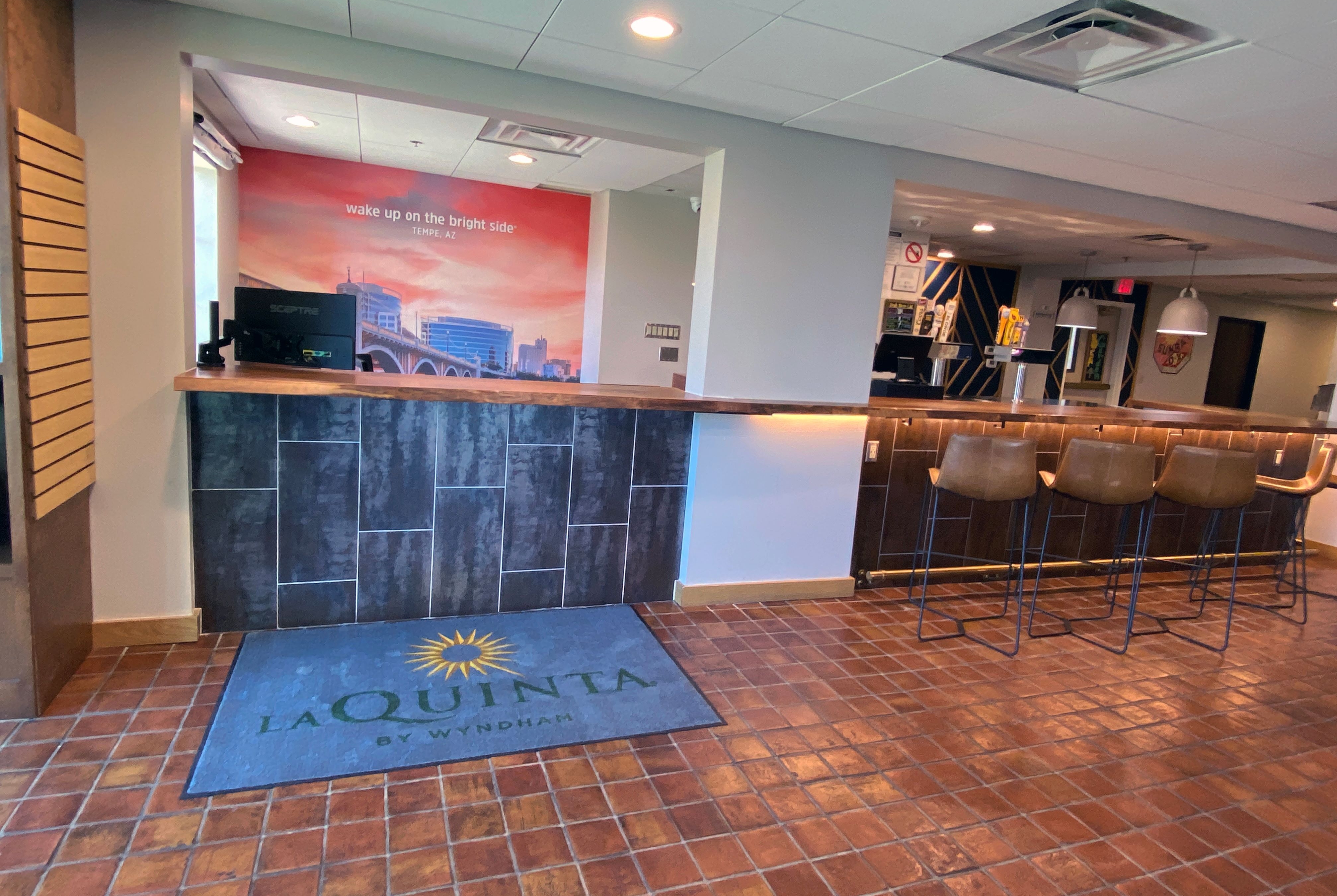 La Quinta Inn & Suites by Wyndham Tempe University / Phoenix reception in Tempe, Arizona