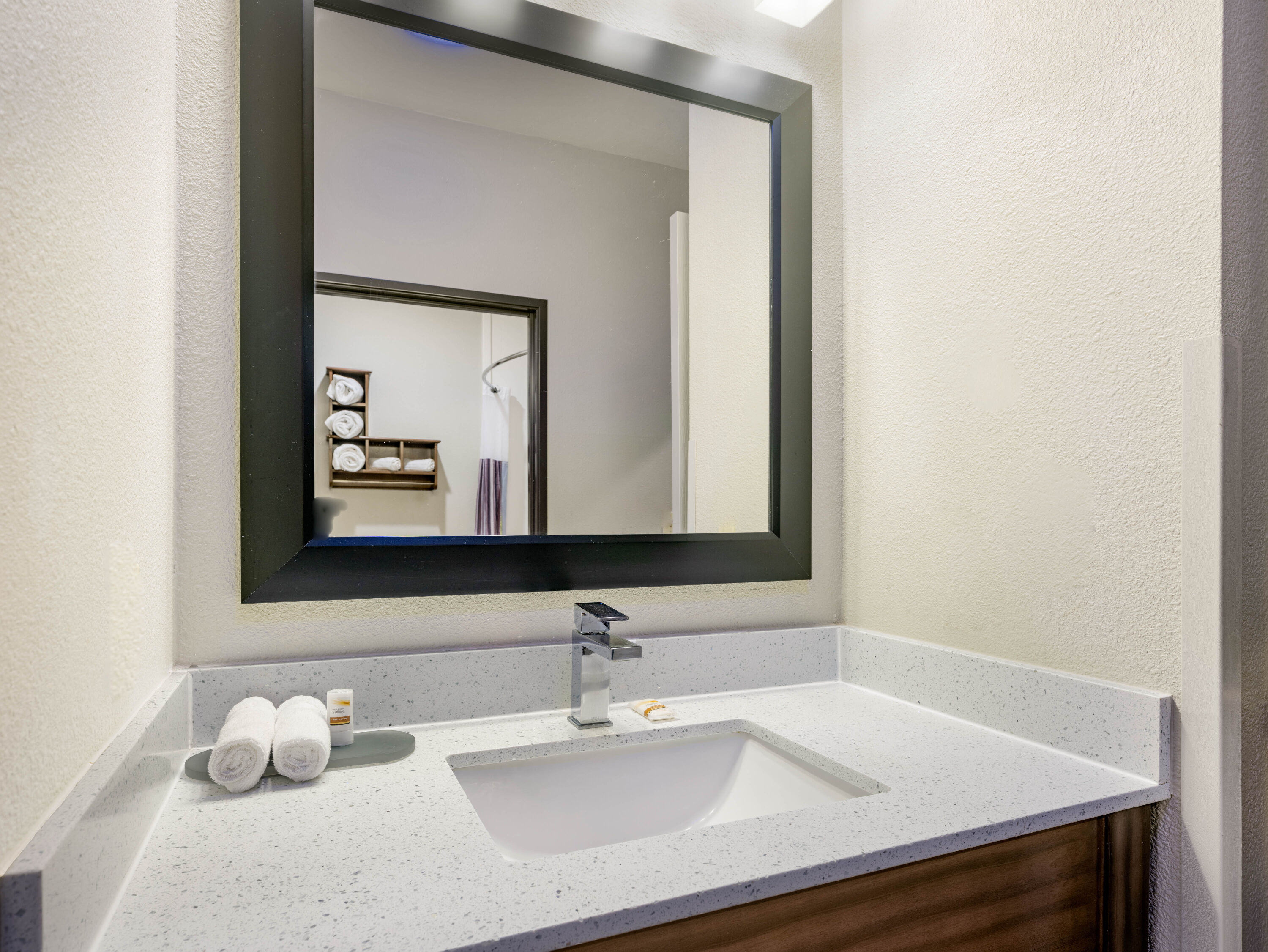 Guest room bath at the La Quinta Inn & Suites by Wyndham NW Tucson Marana in Tucson, Arizona
