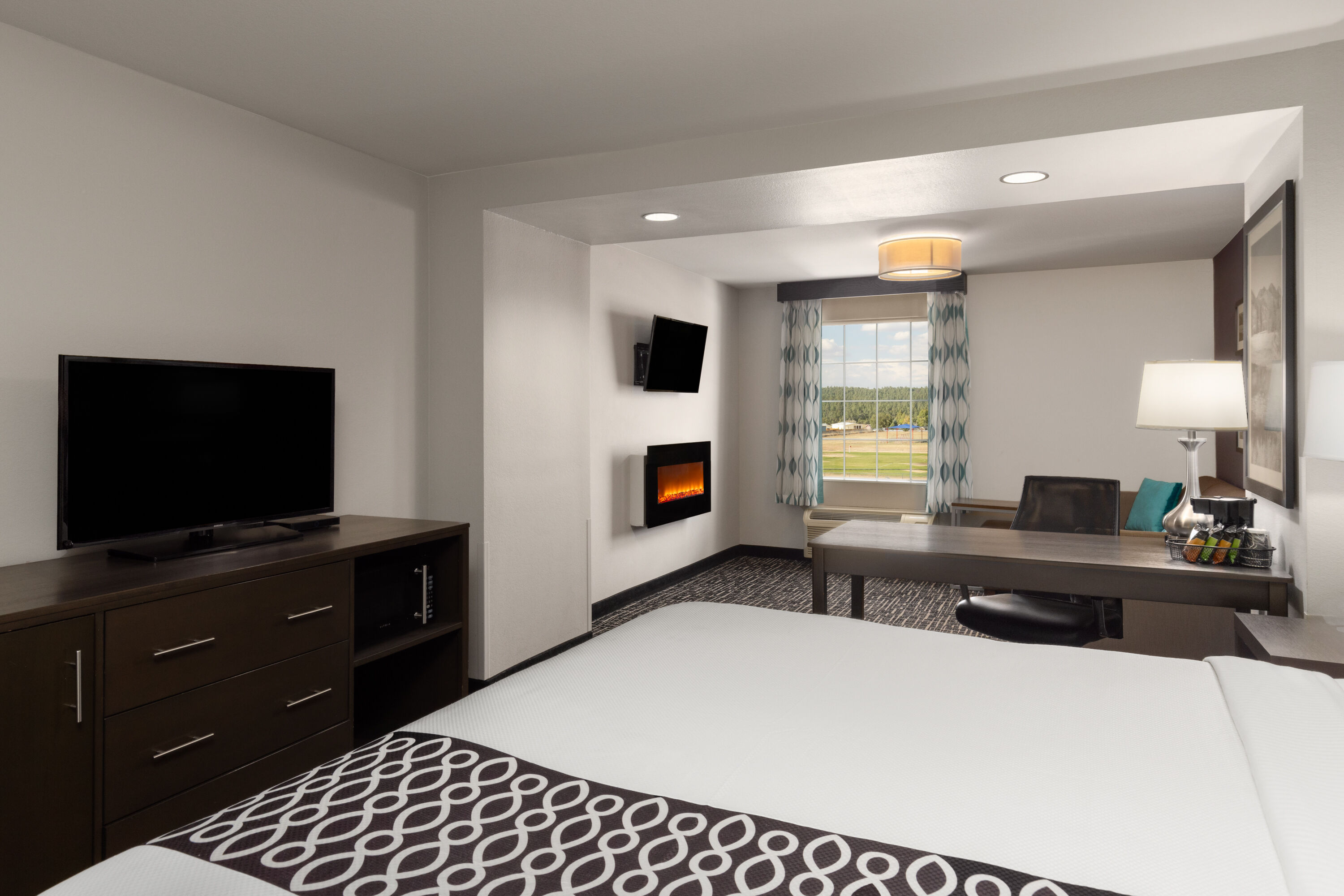 Guest room at the La Quinta Inn & Suites by Wyndham Williams-Grand Canyon Area in Williams, Arizona