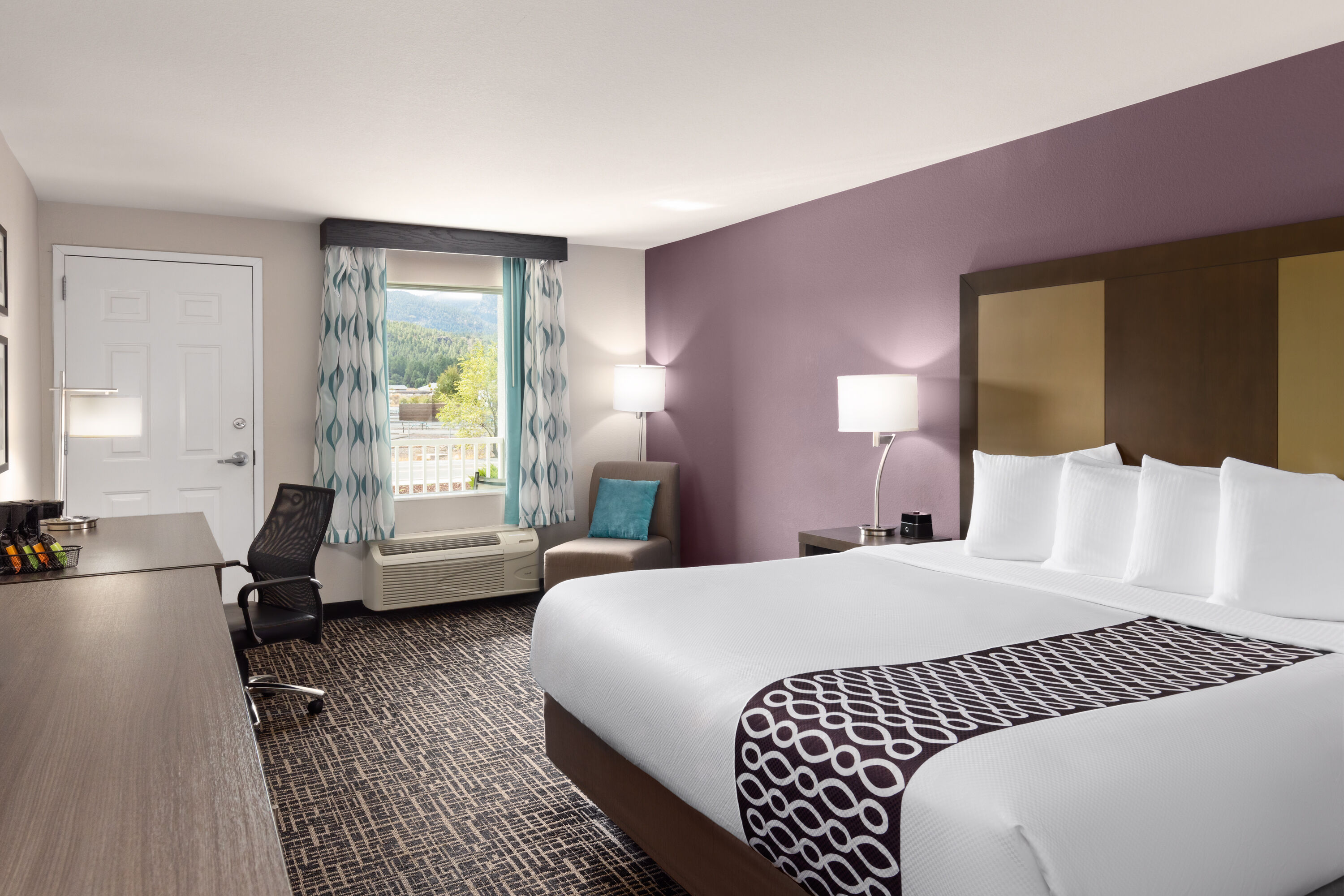 Guest room at the La Quinta Inn & Suites by Wyndham Williams-Grand Canyon Area in Williams, Arizona