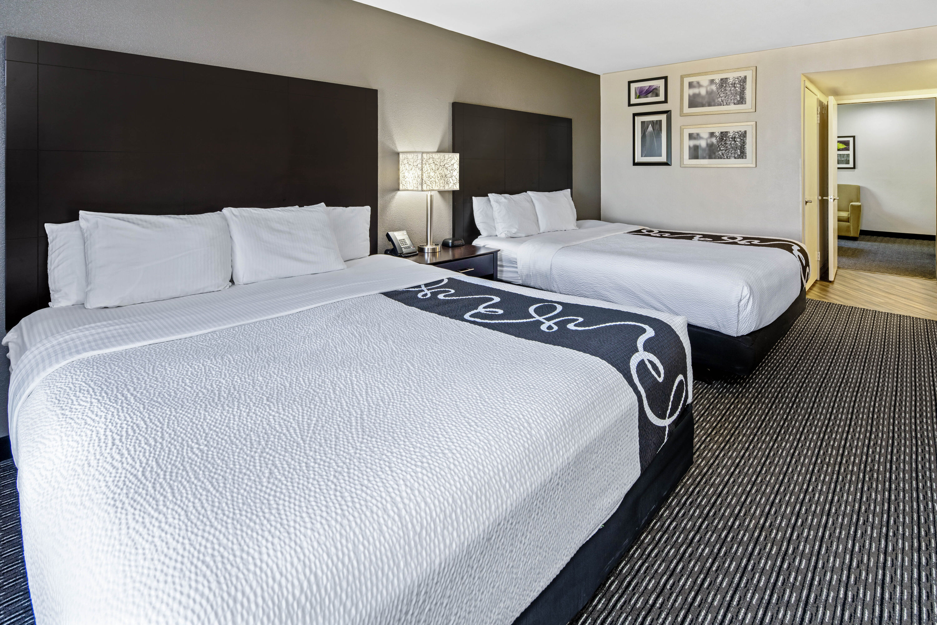 La Quinta Inn & Suites by Wyndham Anaheim suite in Anaheim, California