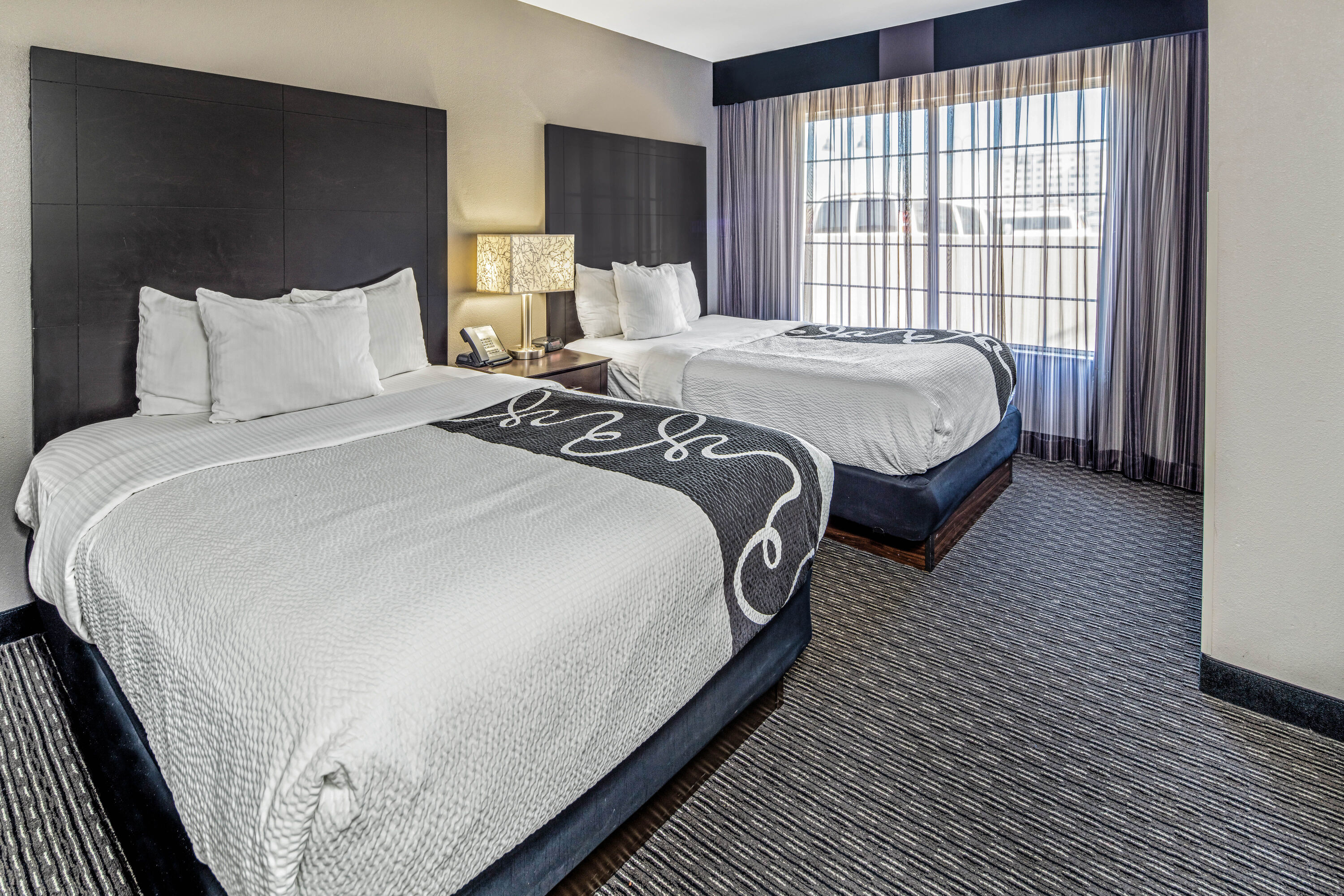 La Quinta Inn & Suites by Wyndham Anaheim suite in Anaheim, California