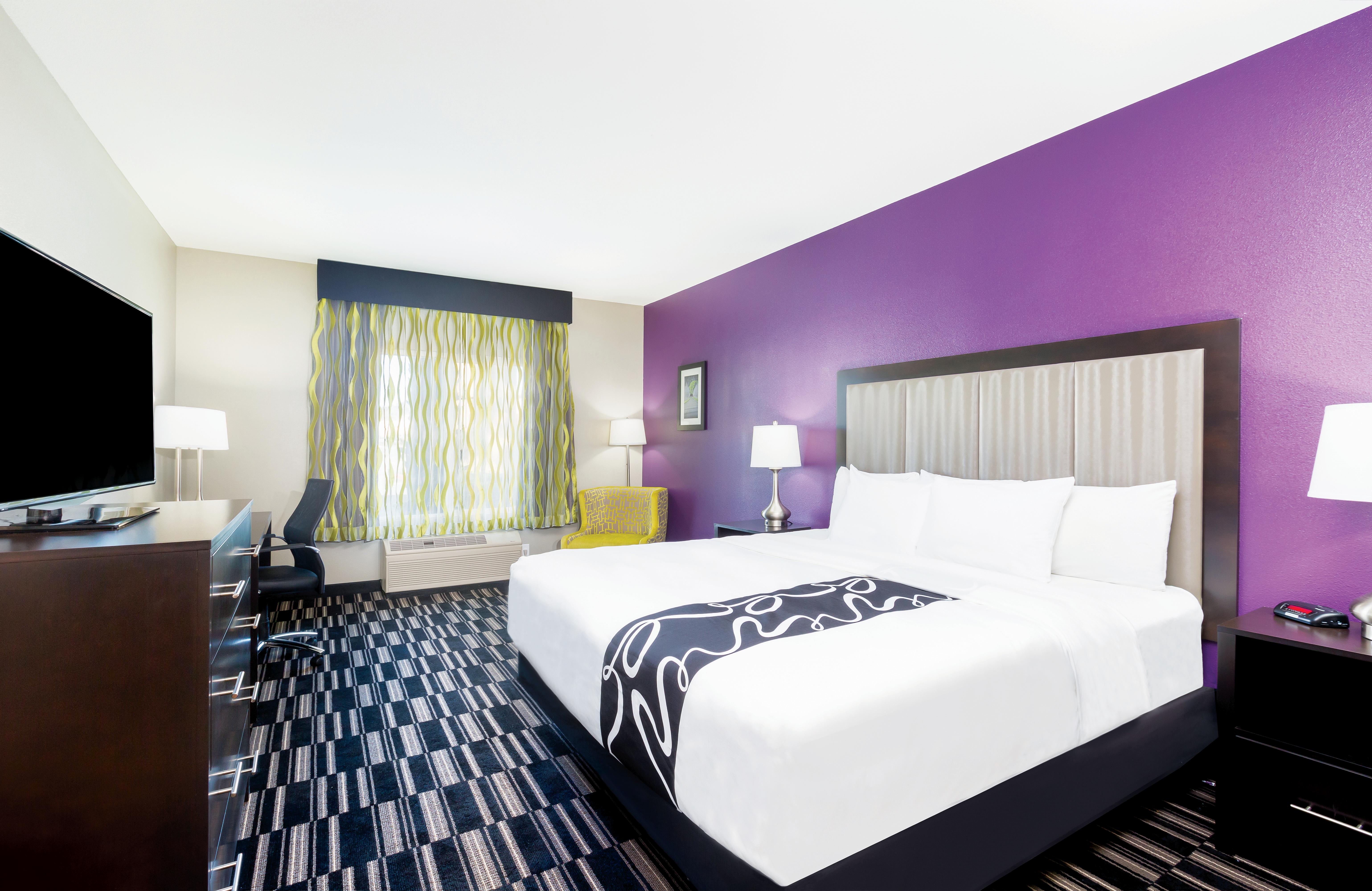 Guest room at the La Quinta Inn & Suites by Wyndham Fairfield - Napa Valley in Fairfield, California