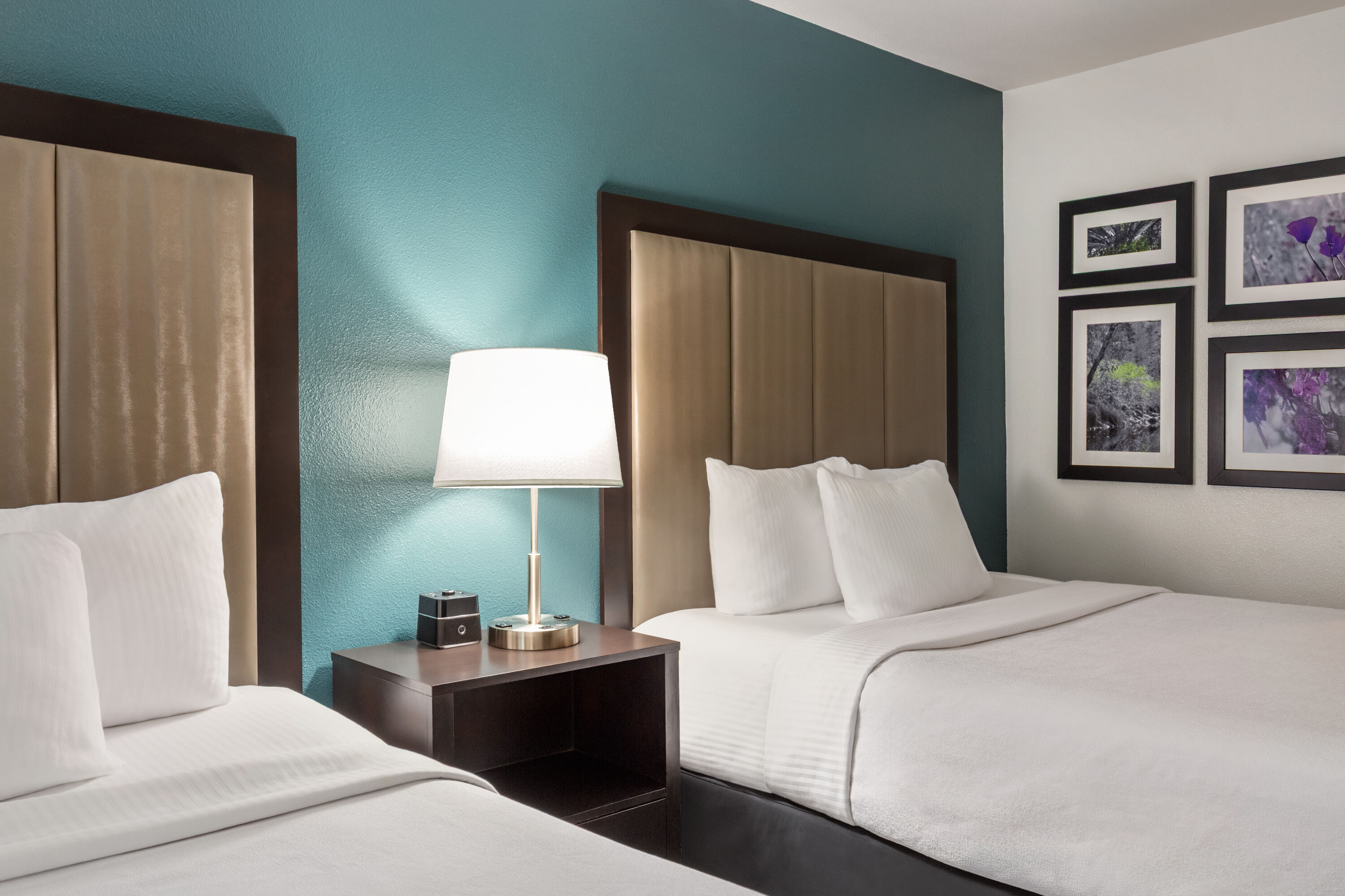 Guest room at the La Quinta Inn & Suites by Wyndham Fairfield - Napa Valley in Fairfield, California