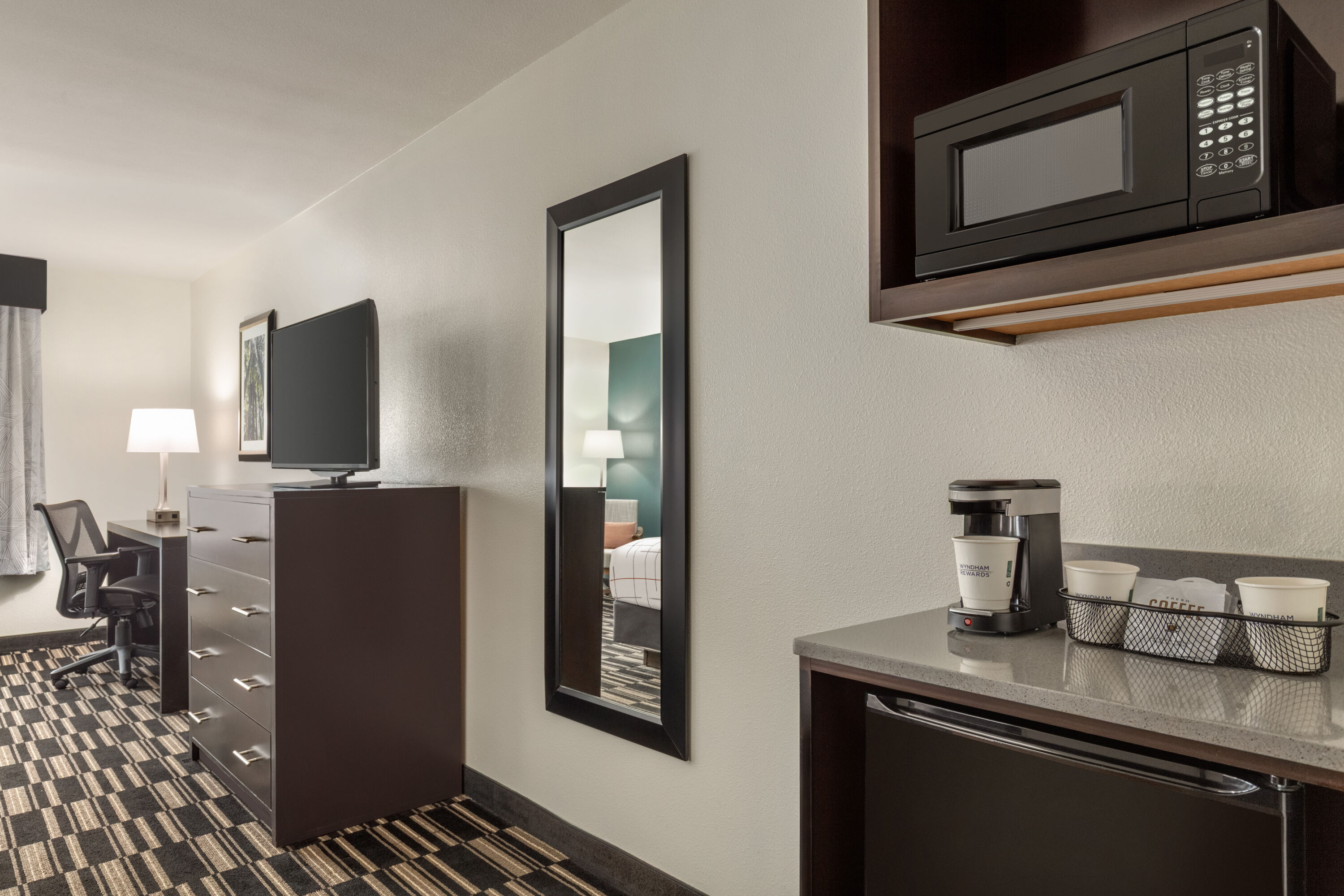 Guest room at the La Quinta Inn & Suites by Wyndham Fairfield - Napa Valley in Fairfield, California