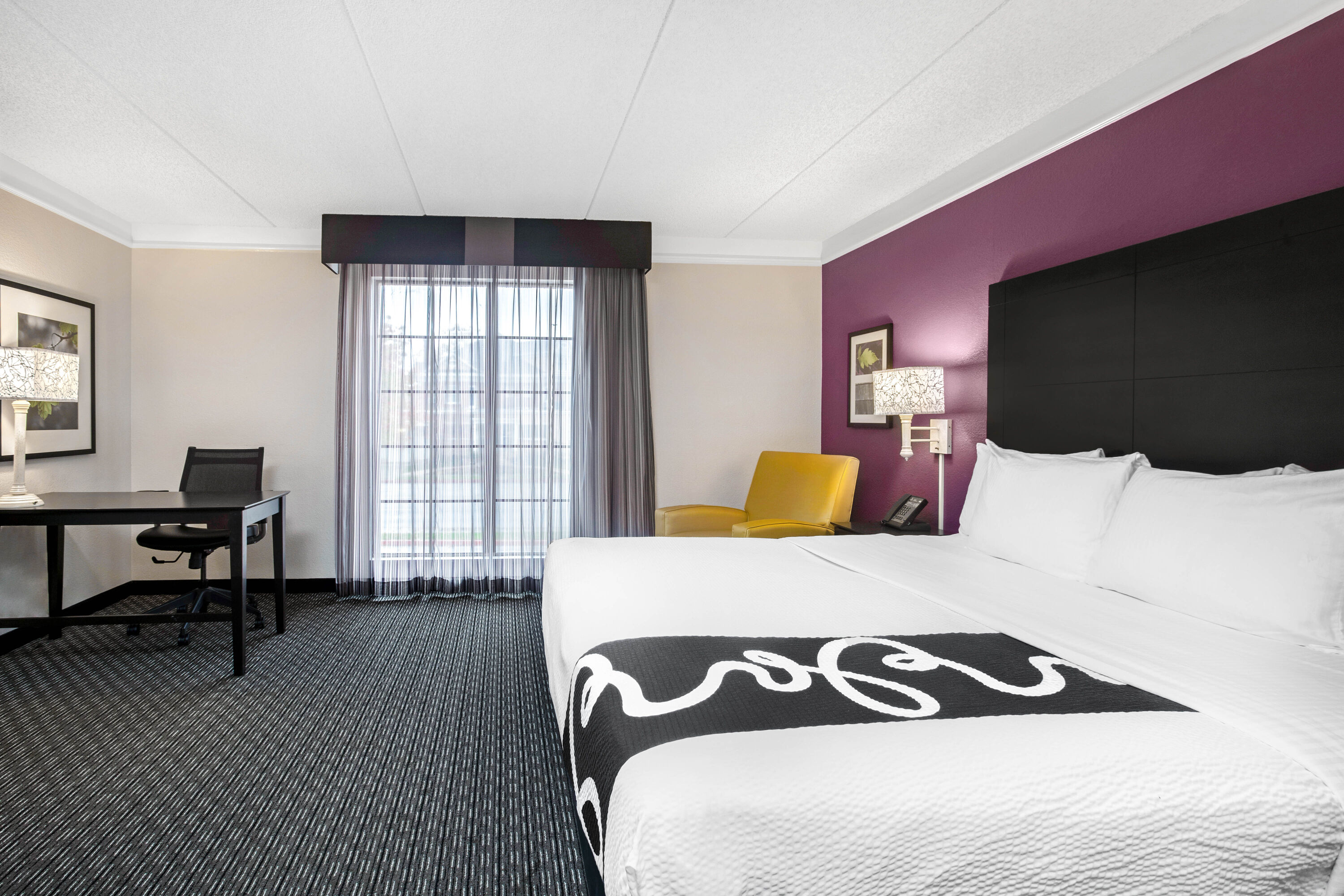 La Quinta Inn by Wyndham Fresno Yosemite suite in Fresno, California