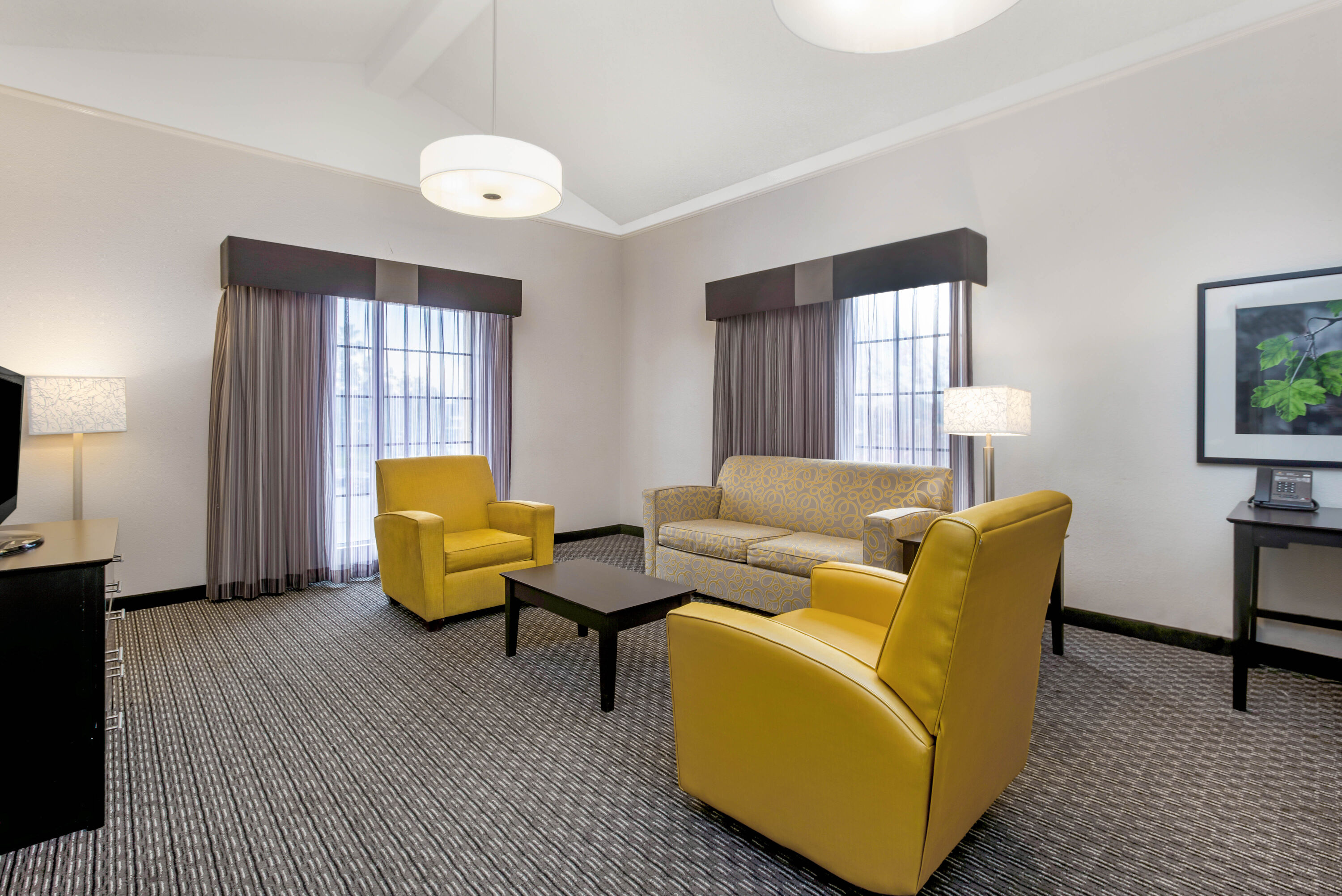 La Quinta Inn by Wyndham Fresno Yosemite suite in Fresno, California