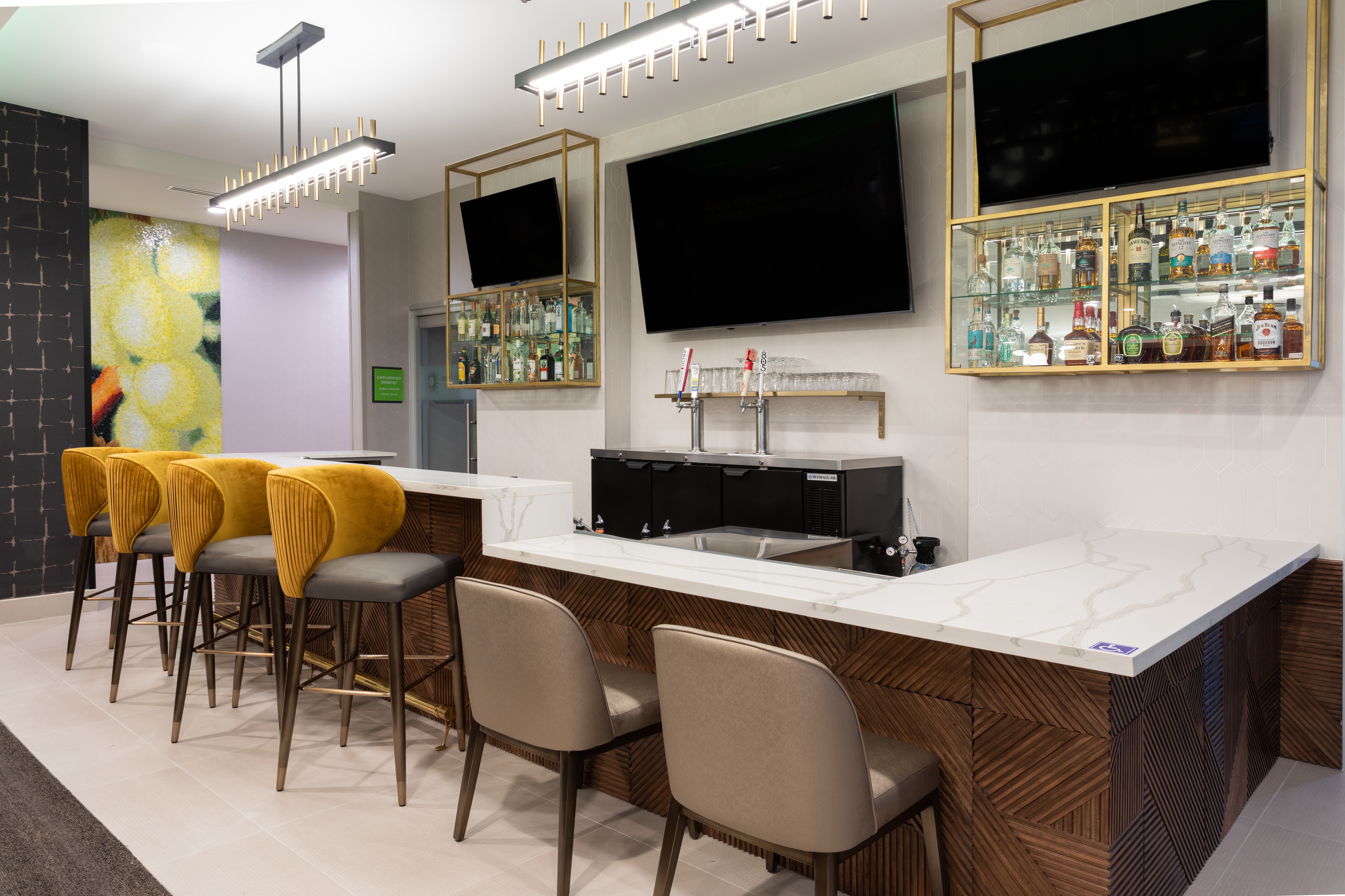 Bar at La Quinta Inn & Suites by Wyndham Galt Lodi North in Galt, California