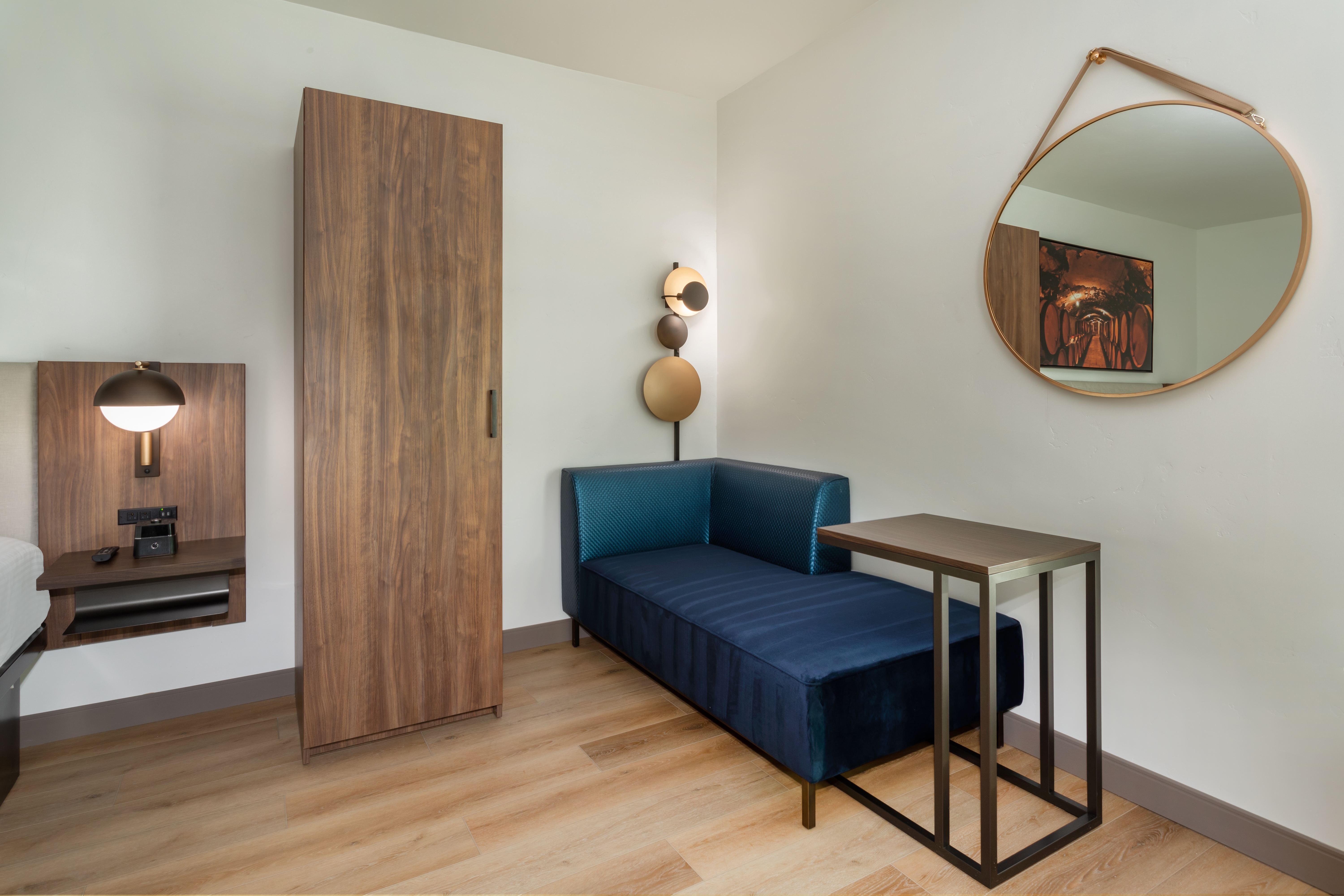 Guest room at the La Quinta Inn & Suites by Wyndham Galt Lodi North in Galt, California