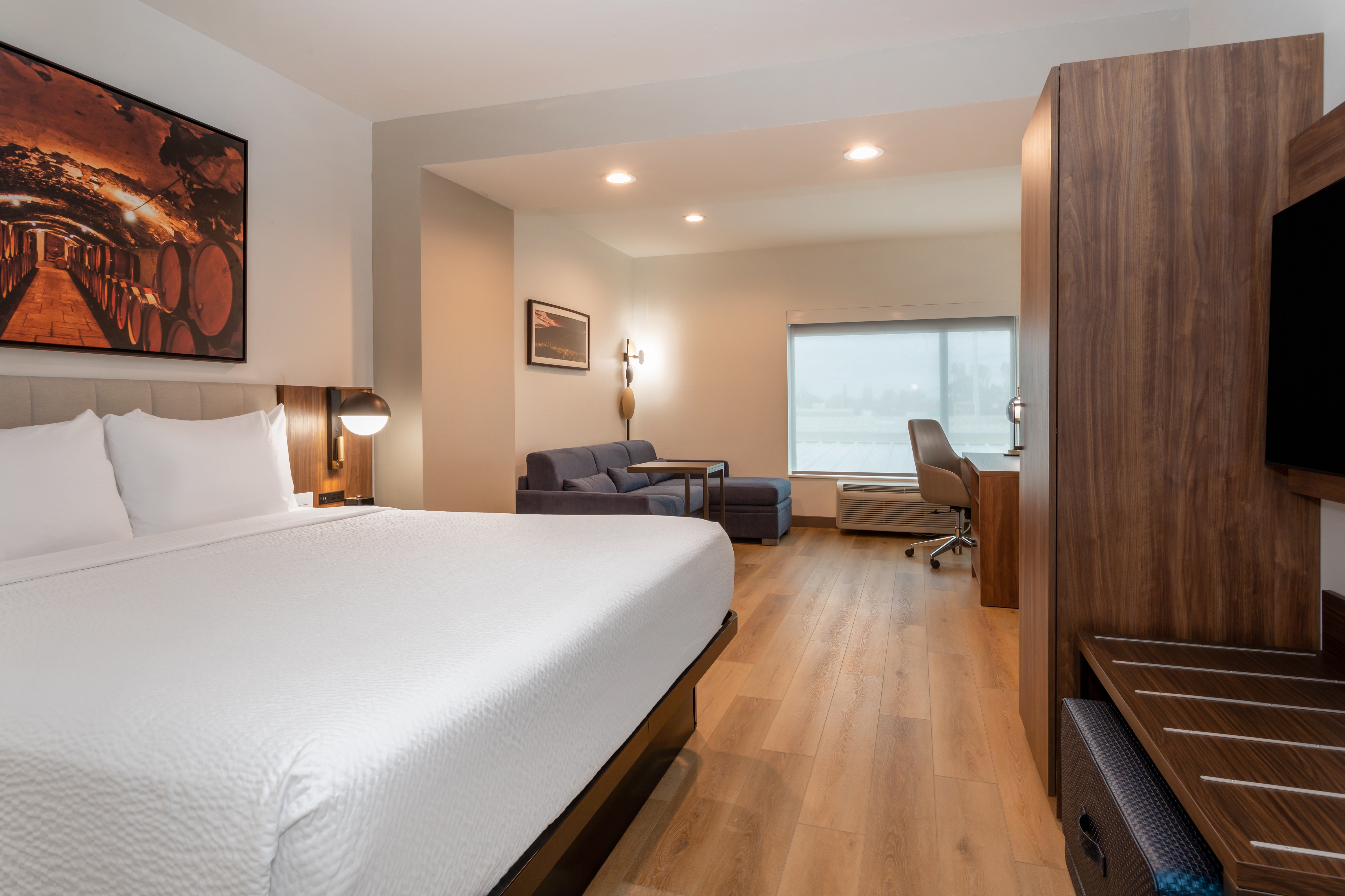 Guest room at the La Quinta Inn & Suites by Wyndham Galt Lodi North in Galt, California