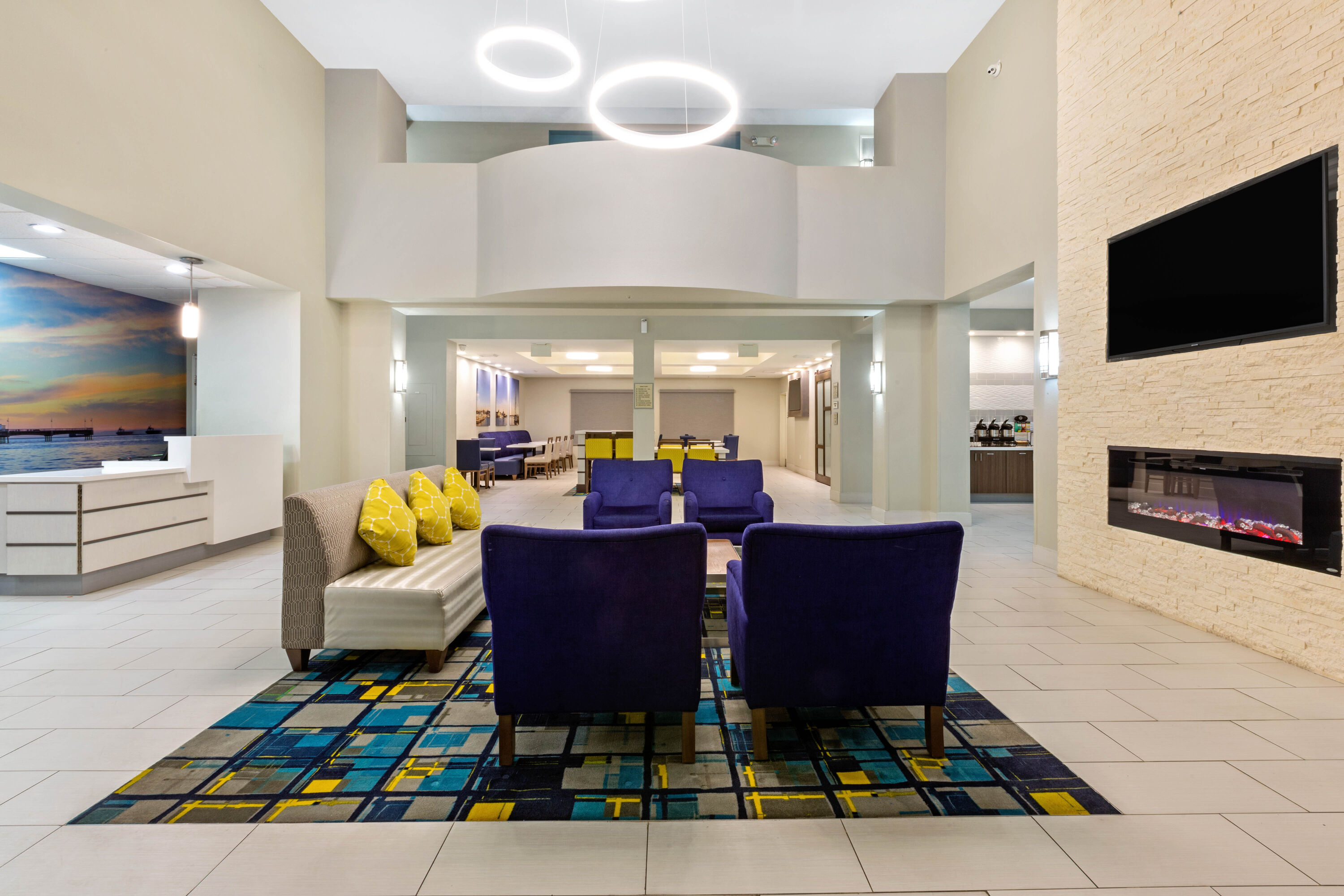 La Quinta Inn & Suites by Wyndham NE Long Beach/Cypress Hawaiian