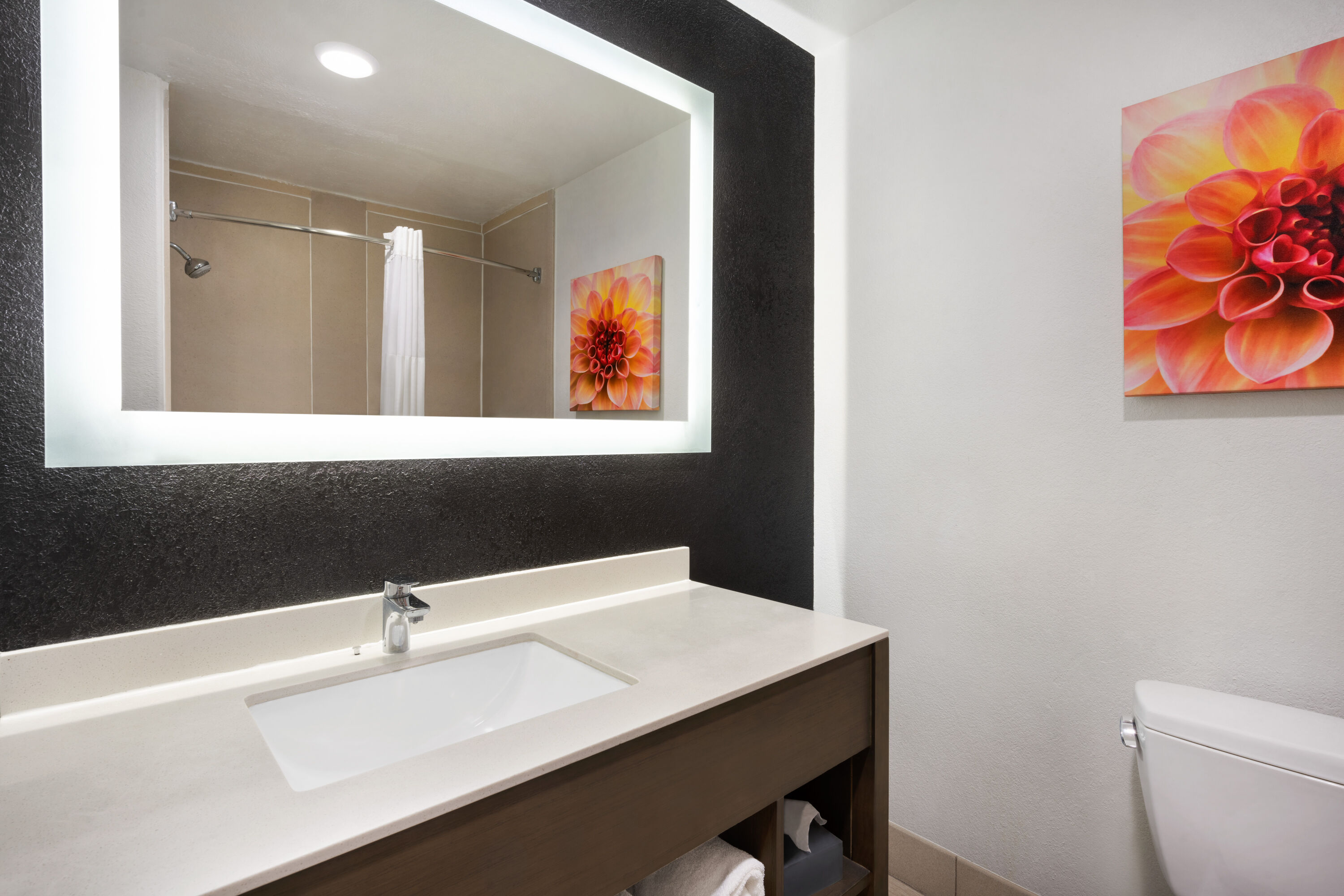 Guest room bath at the La Quinta Inn & Suites by Wyndham Hesperia Victorville in Hesperia, California