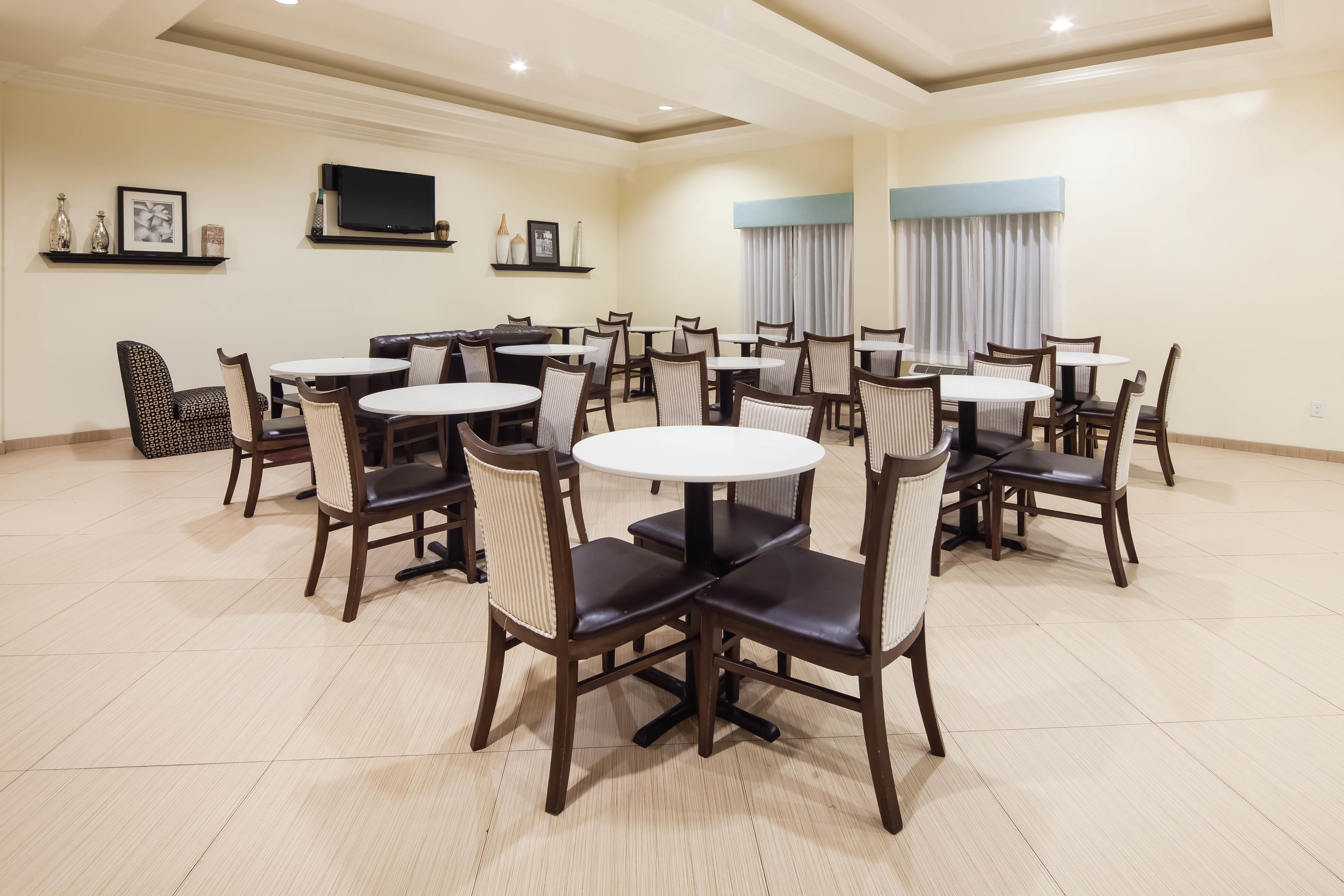Free breakfast at La Quinta Inn & Suites by Wyndham Inglewood in Inglewood, California