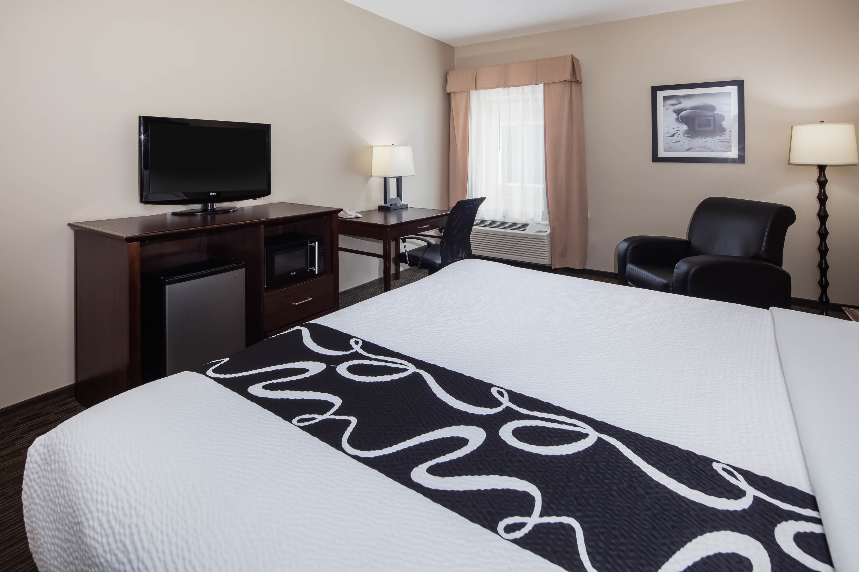 Guest room at the La Quinta Inn & Suites by Wyndham Inglewood in Inglewood, California
