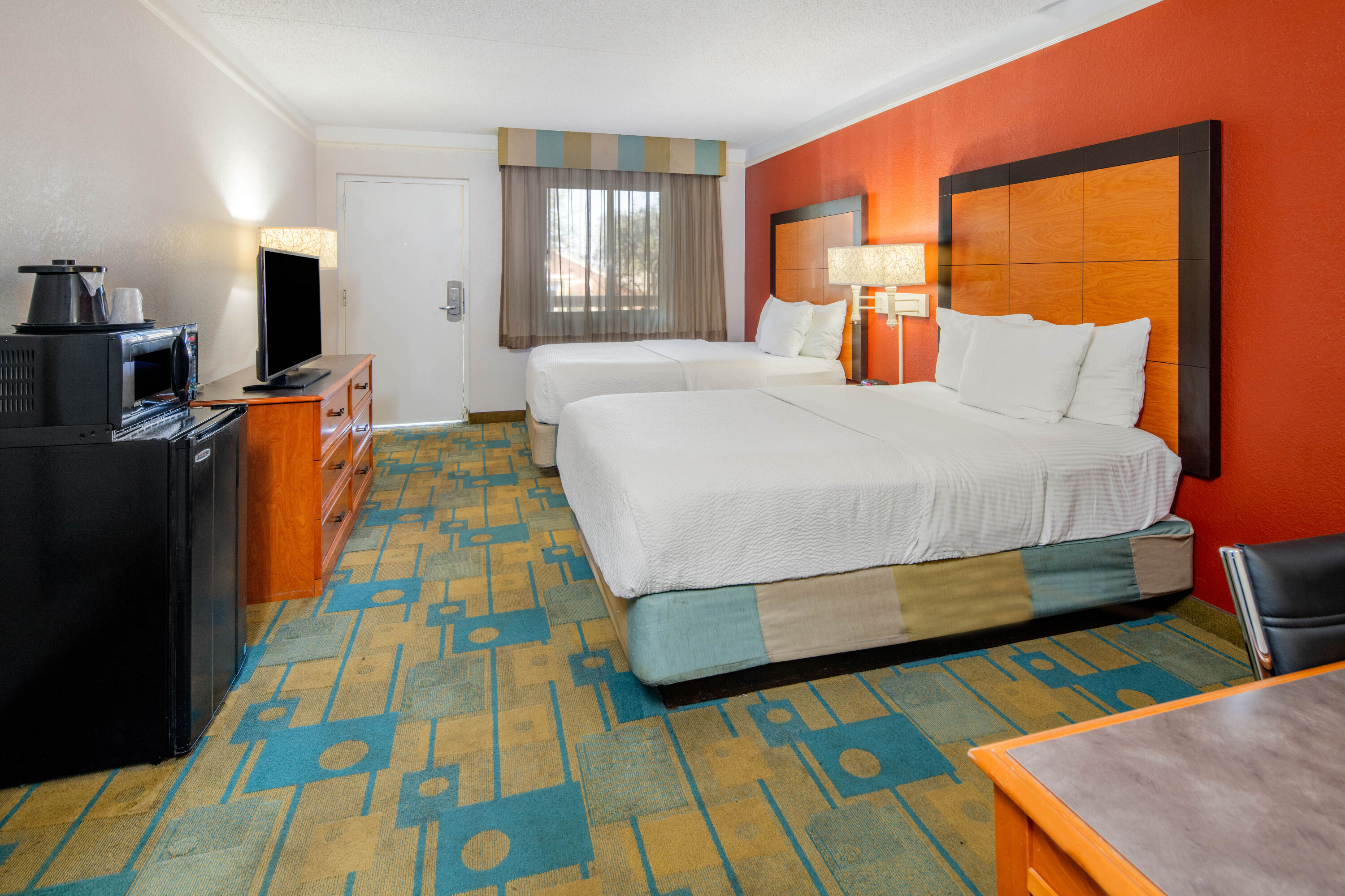 La Quinta Inn & Suites by Wyndham Irvine Spectrum Irvine, CA Hotels