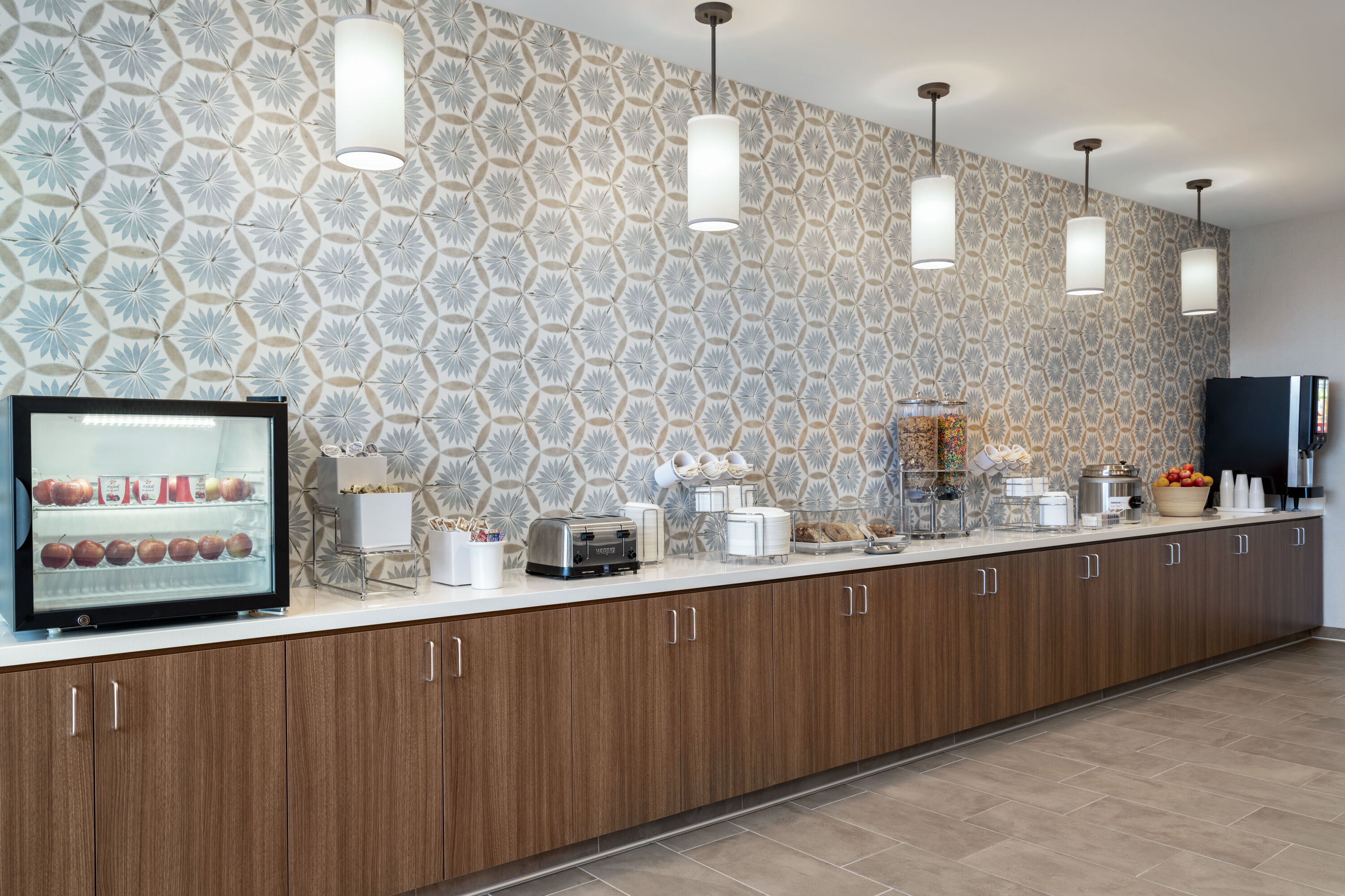 Free breakfast at La Quinta Inn & Suites by Wyndham Lincoln in Lincoln, California