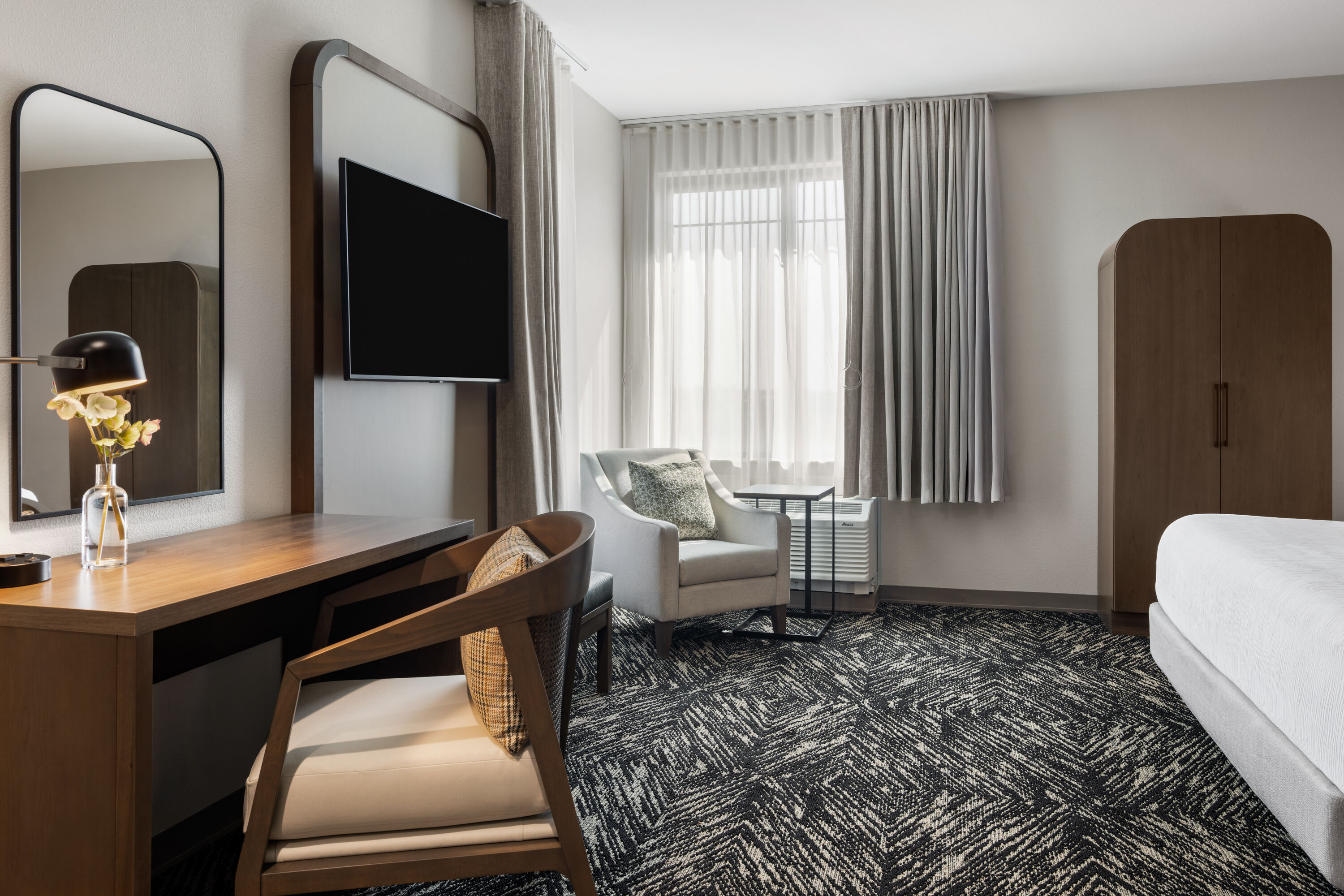 Guest room at the La Quinta Inn & Suites by Wyndham Lincoln in Lincoln, California