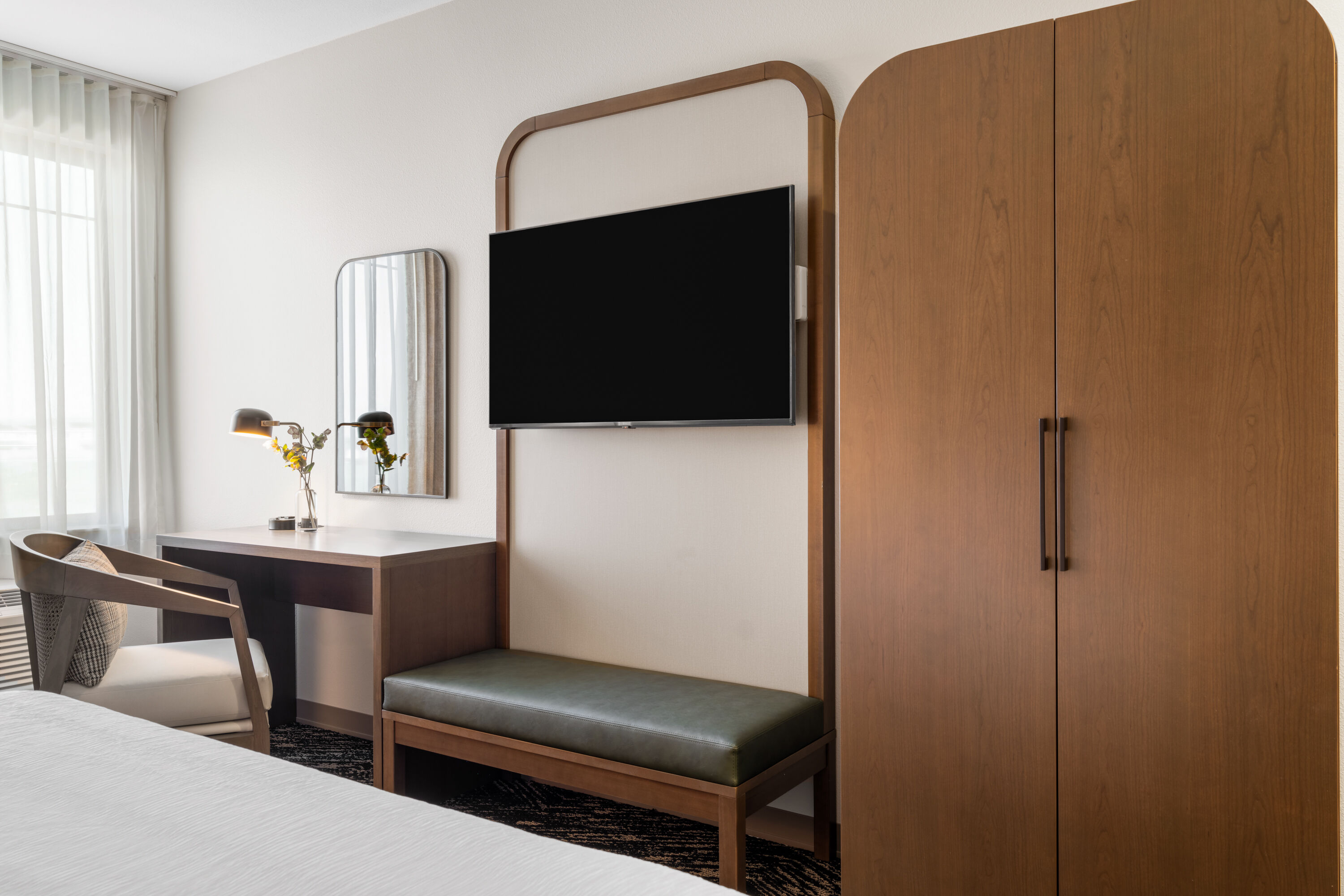 Guest room at the La Quinta Inn & Suites by Wyndham Lincoln in Lincoln, California