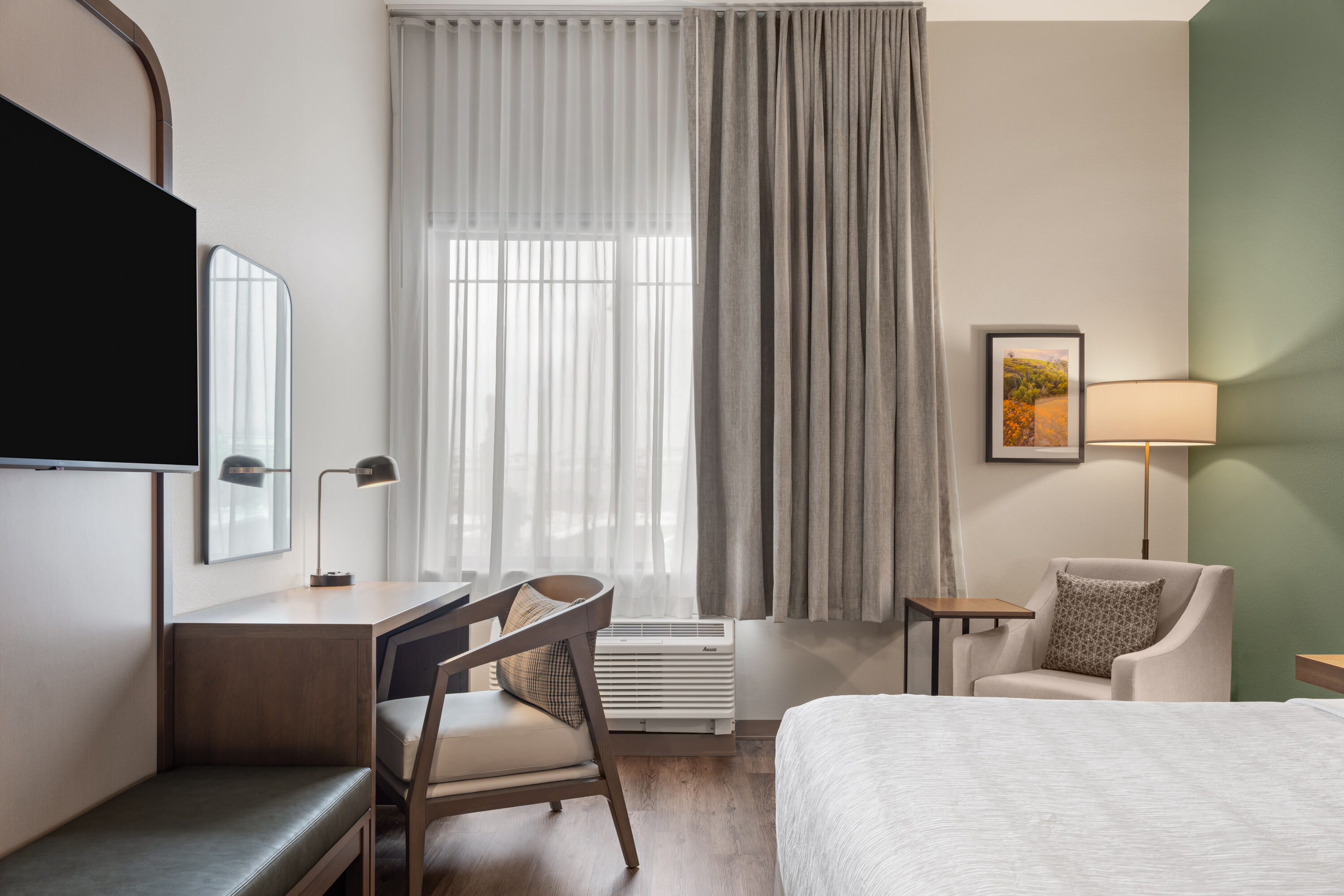 Guest room at the La Quinta Inn & Suites by Wyndham Lincoln in Lincoln, California