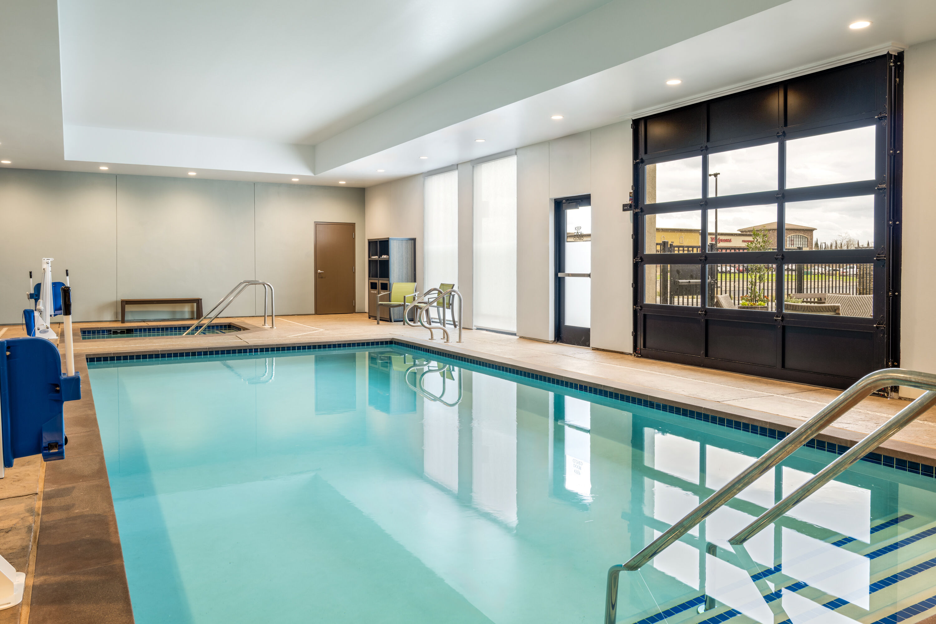 Indoor pool at the La Quinta Inn & Suites by Wyndham Lincoln in Lincoln, California