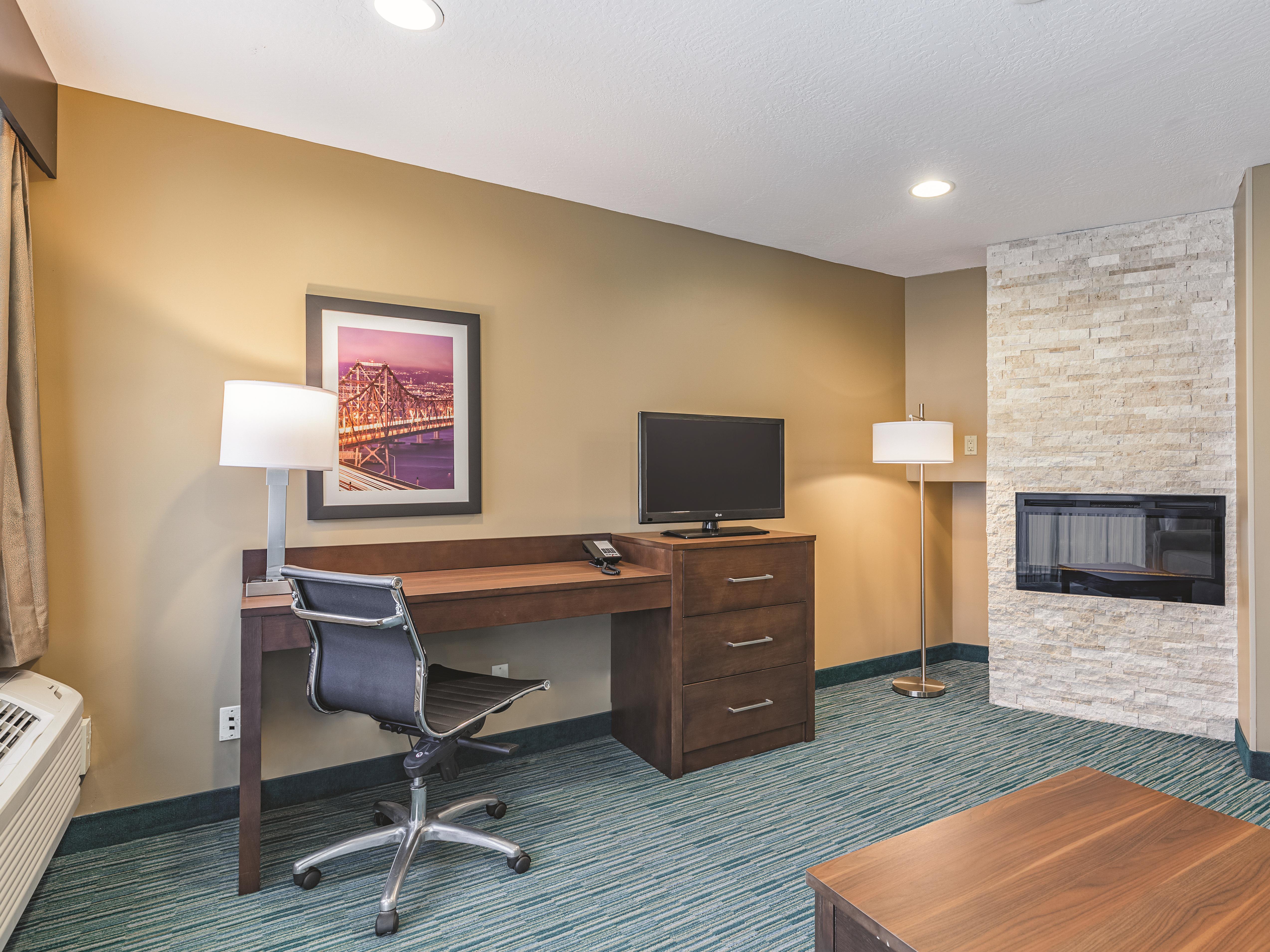 La Quinta Inn & Suites by Wyndham San Francisco Airport West suite in Millbrae, California