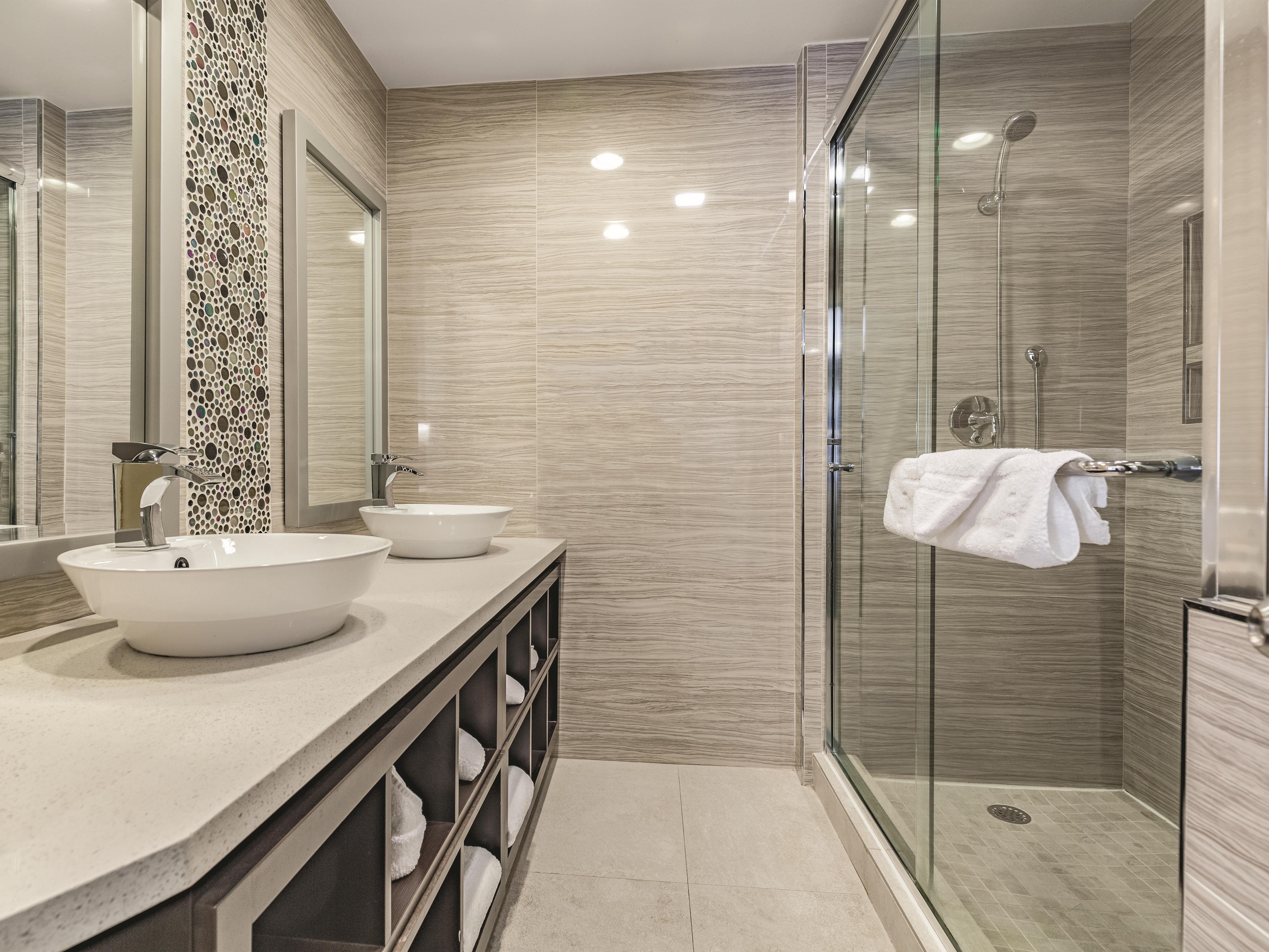 La Quinta Inn & Suites by Wyndham San Francisco Airport West suite in Millbrae, California