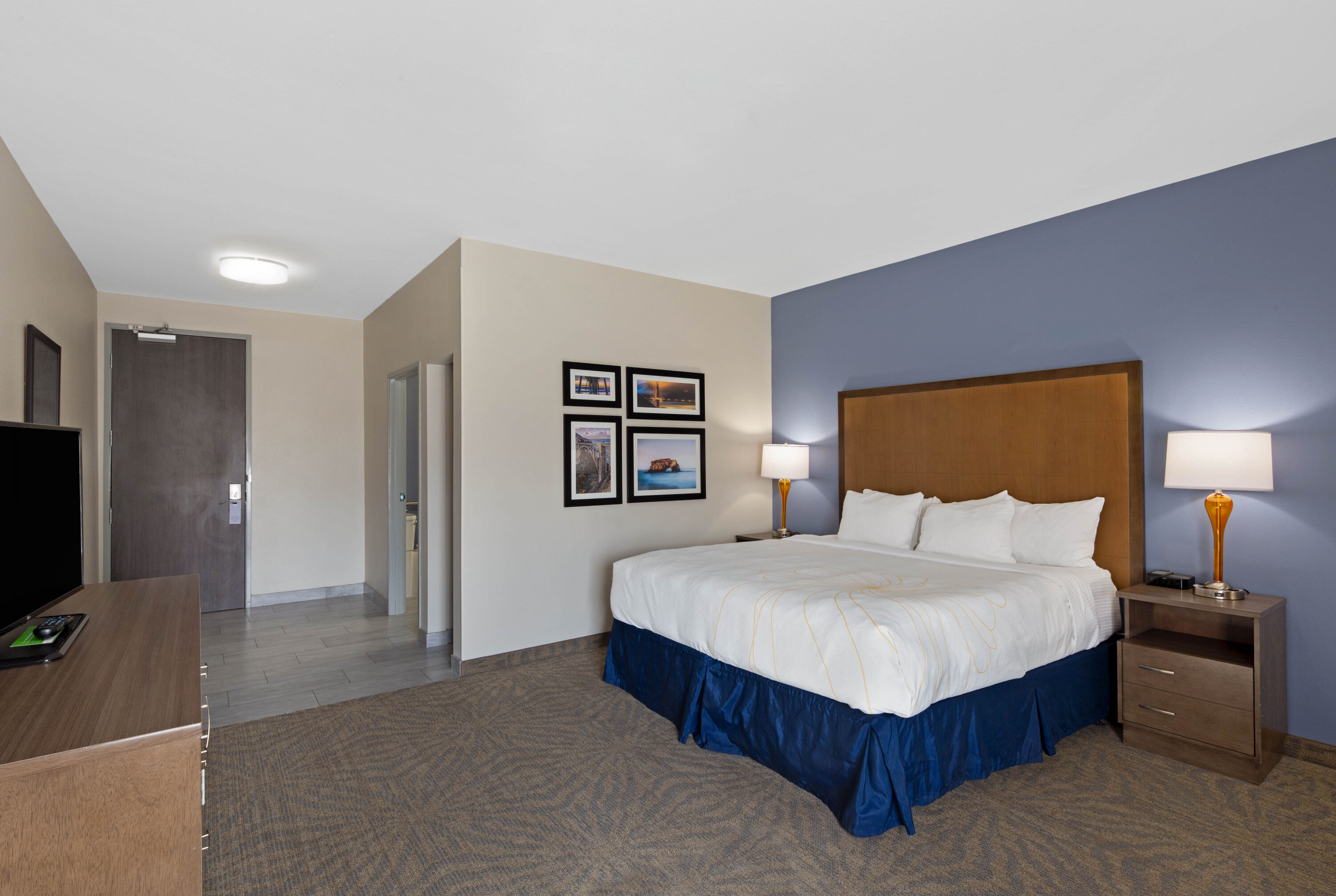 Guest room at the La Quinta Inn & Suites by Wyndham Morgan Hill-San Jose South in Morgan Hill, California