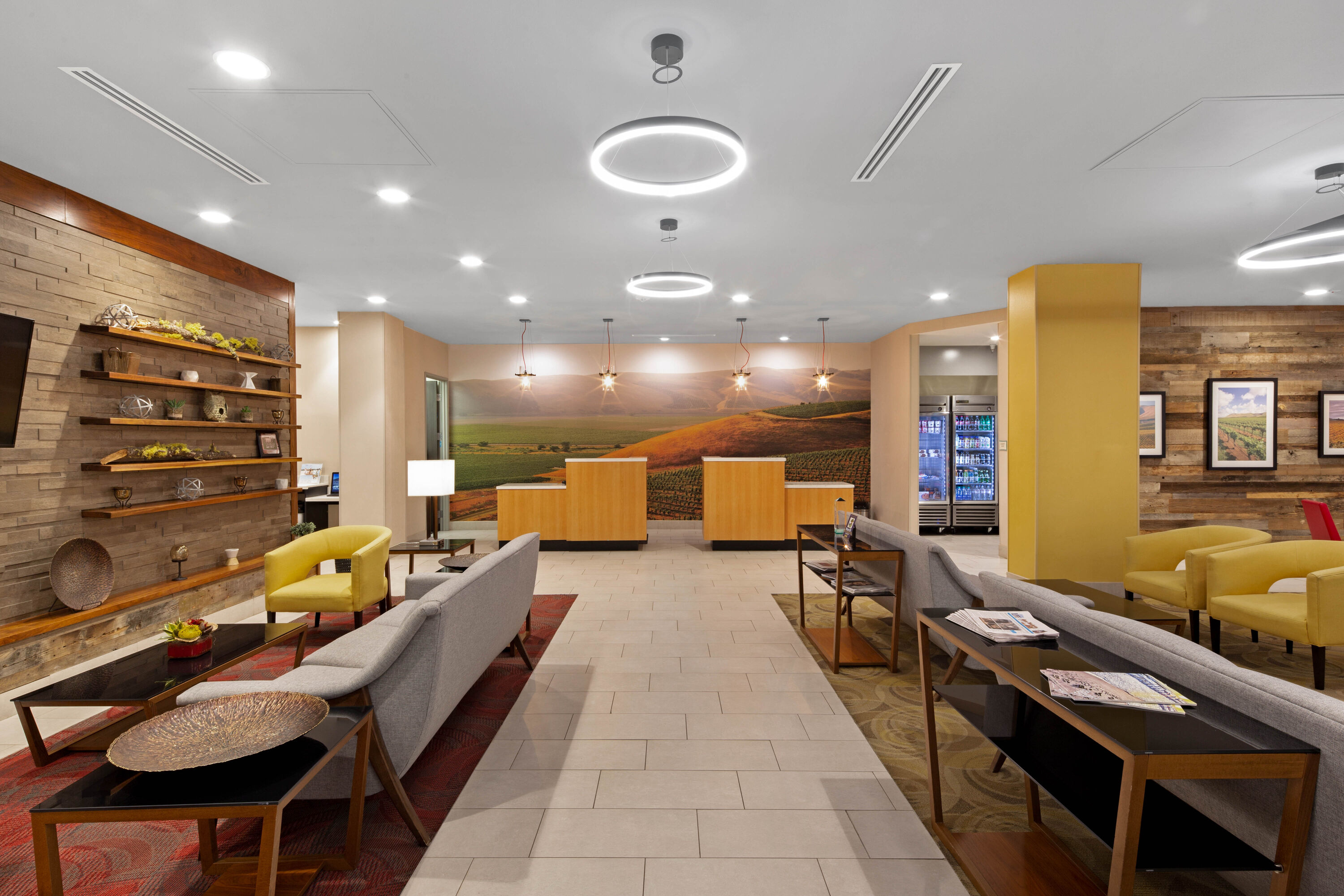 Scenic Image of La Quinta Inn & Suites by Wyndham Morgan Hill-San Jose South hotel in Morgan Hill, California