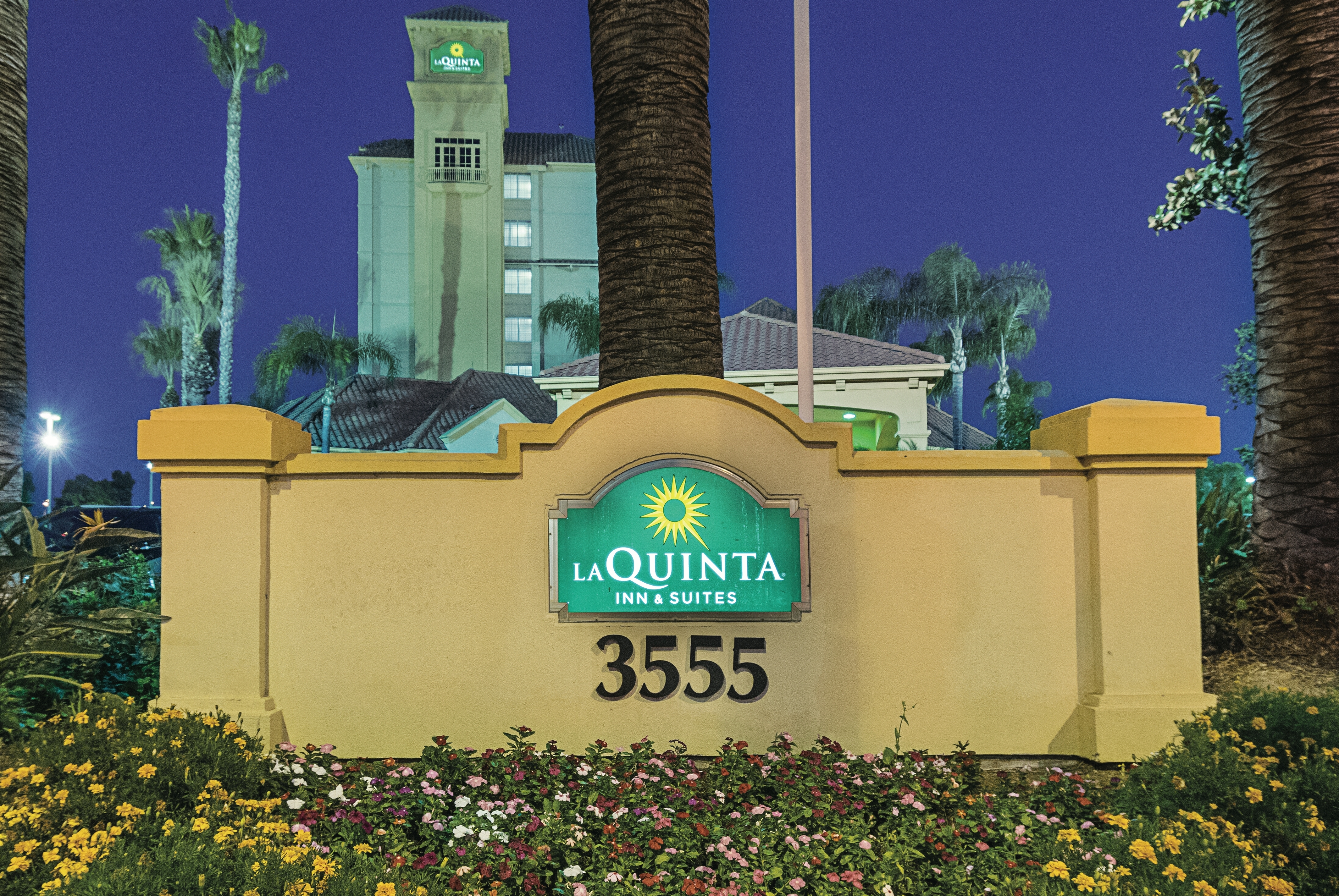 Exterior of La Quinta Inn & Suites by Wyndham Ontario Airport hotel in Ontario, California