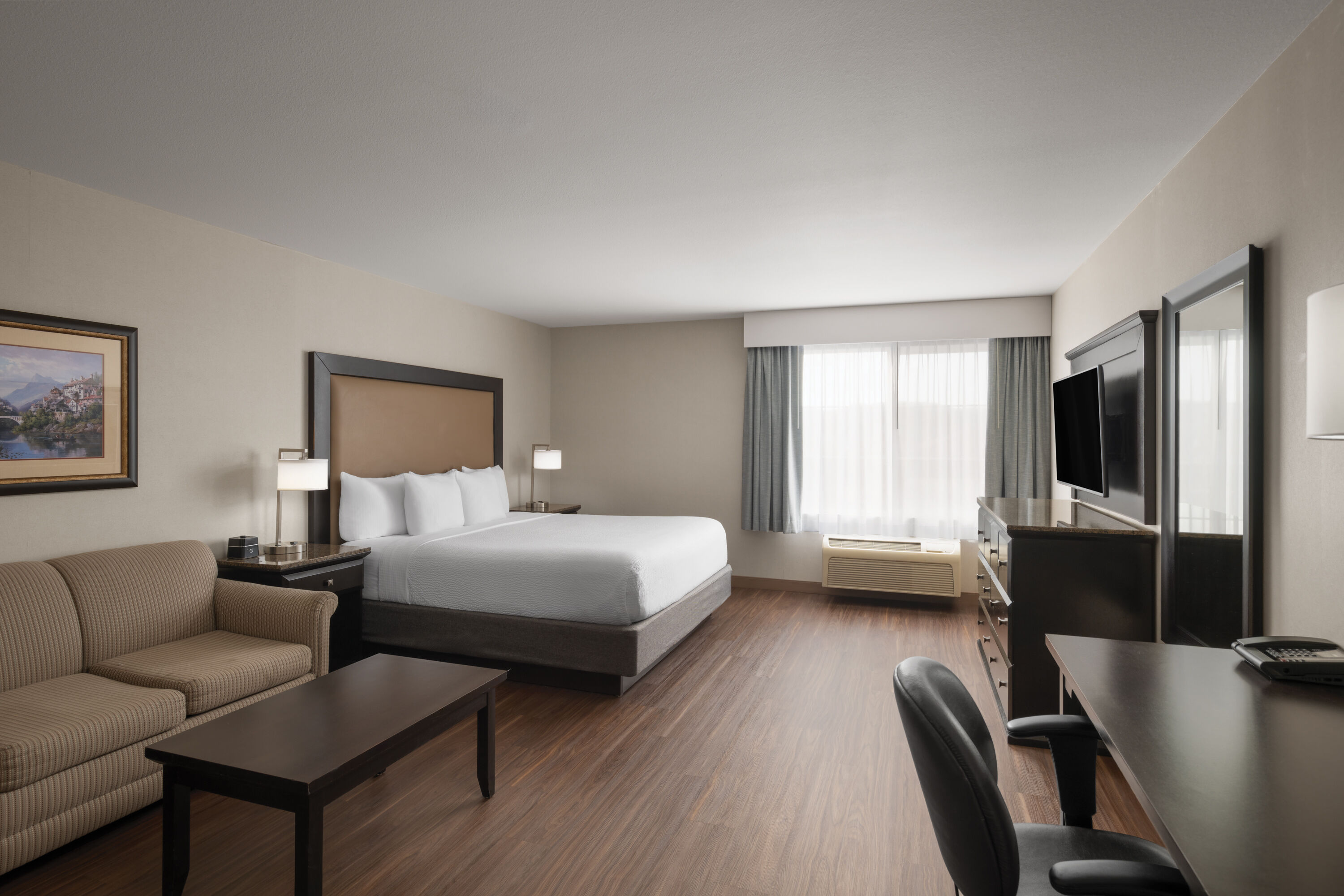 Guest room at the La Quinta Inn & Suites by Wyndham Paso Robles in Paso Robles, California