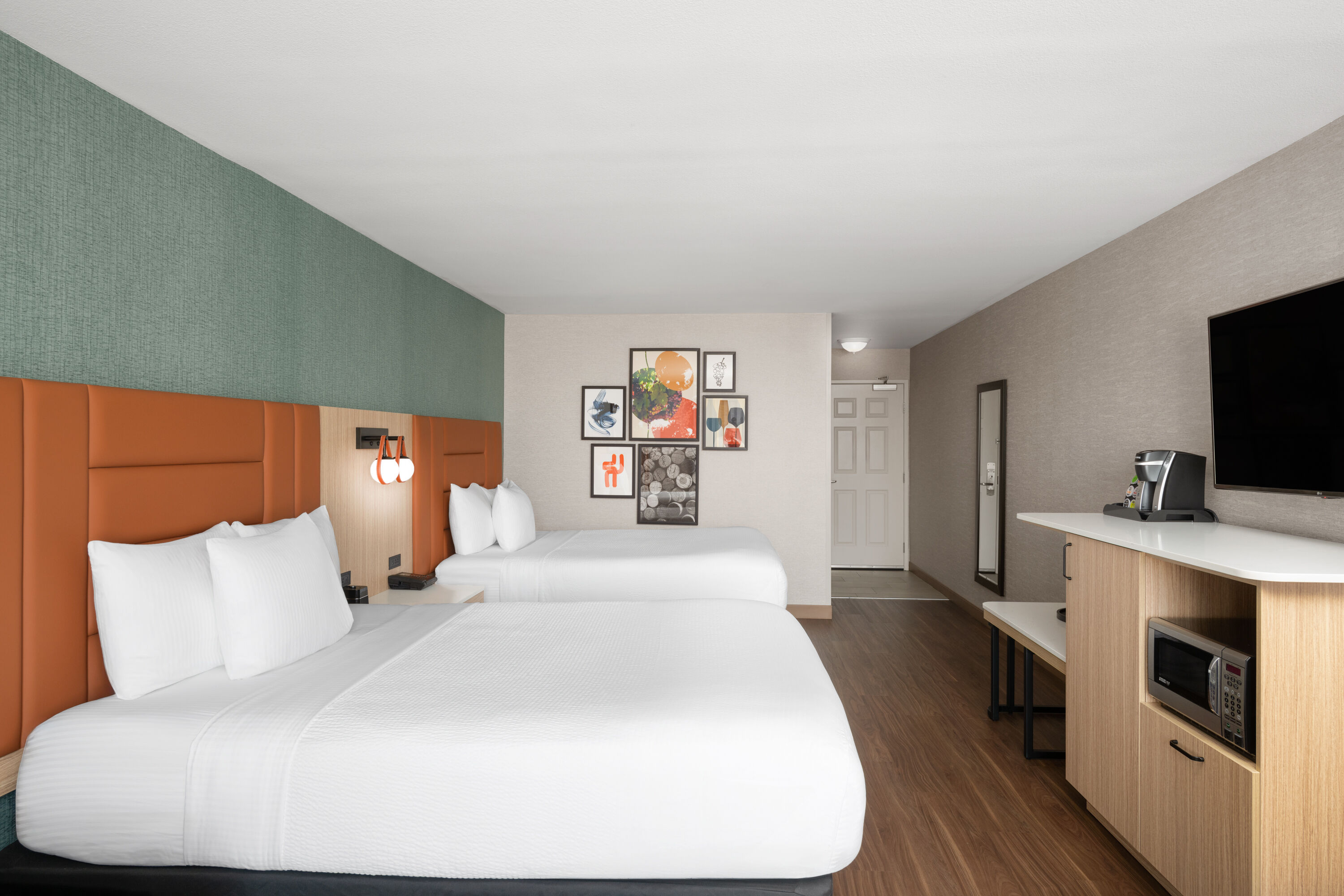 Guest room at the La Quinta Inn & Suites by Wyndham Paso Robles in Paso Robles, California