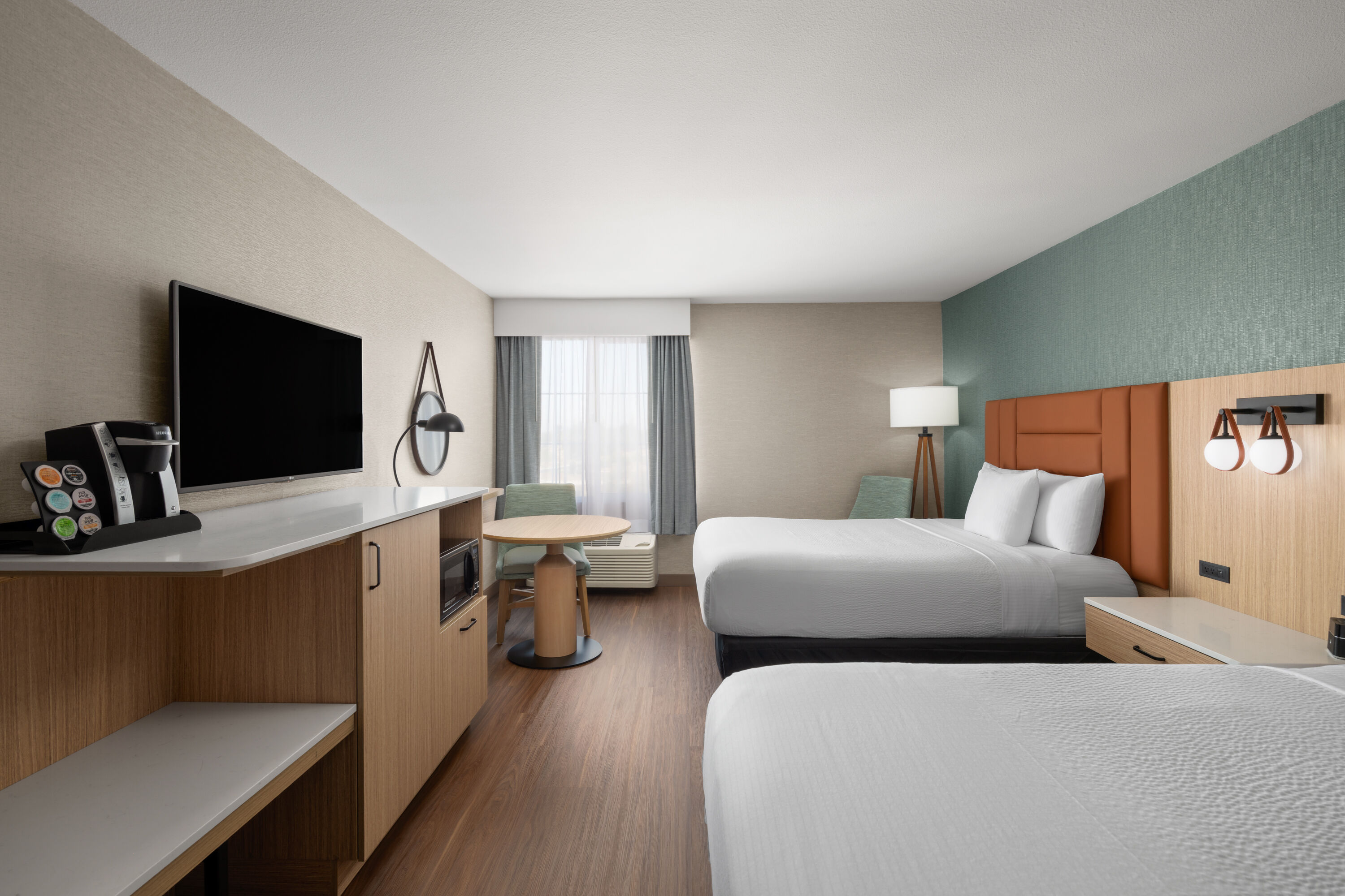 Guest room at the La Quinta Inn & Suites by Wyndham Paso Robles in Paso Robles, California