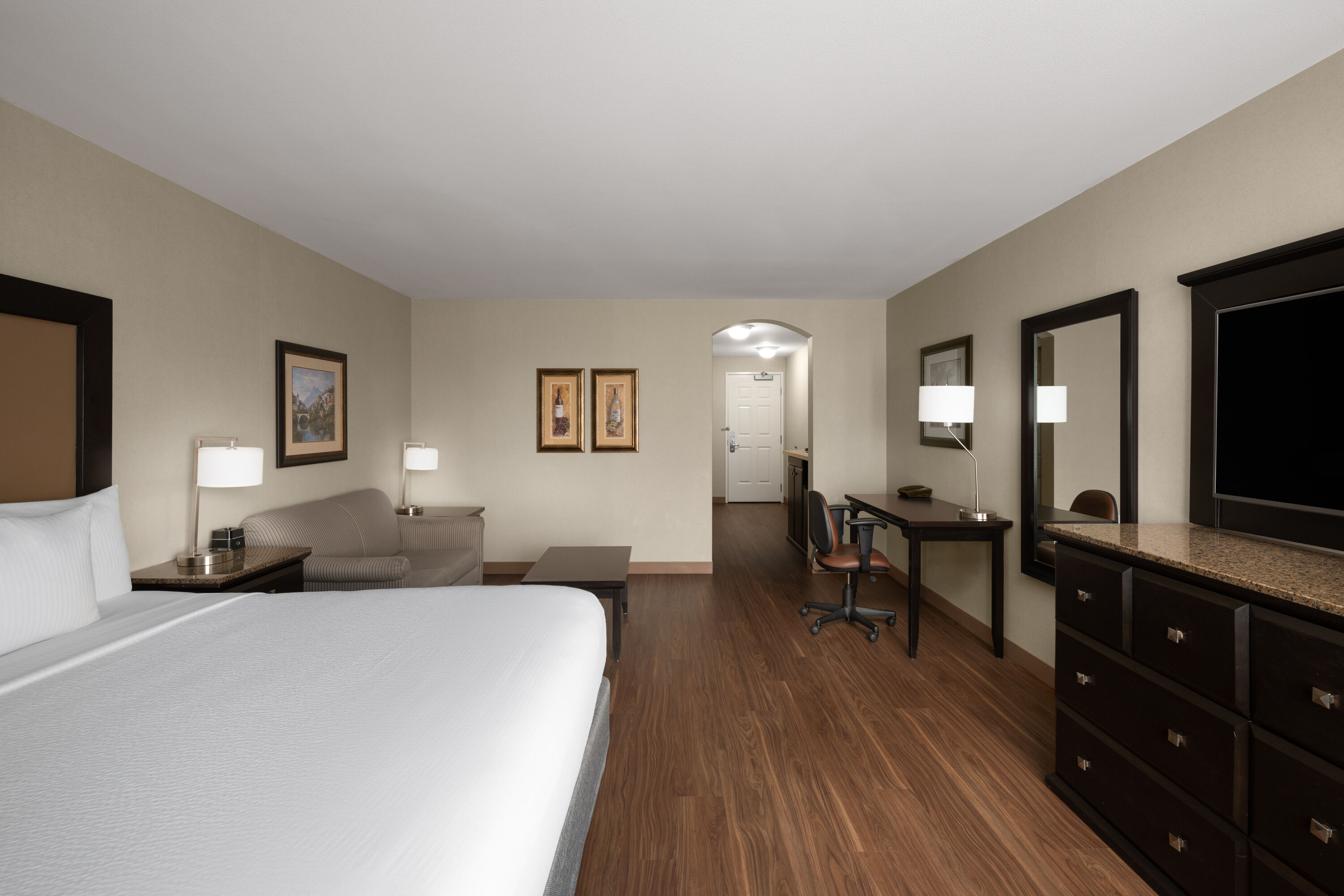 Guest room at the La Quinta Inn & Suites by Wyndham Paso Robles in Paso Robles, California