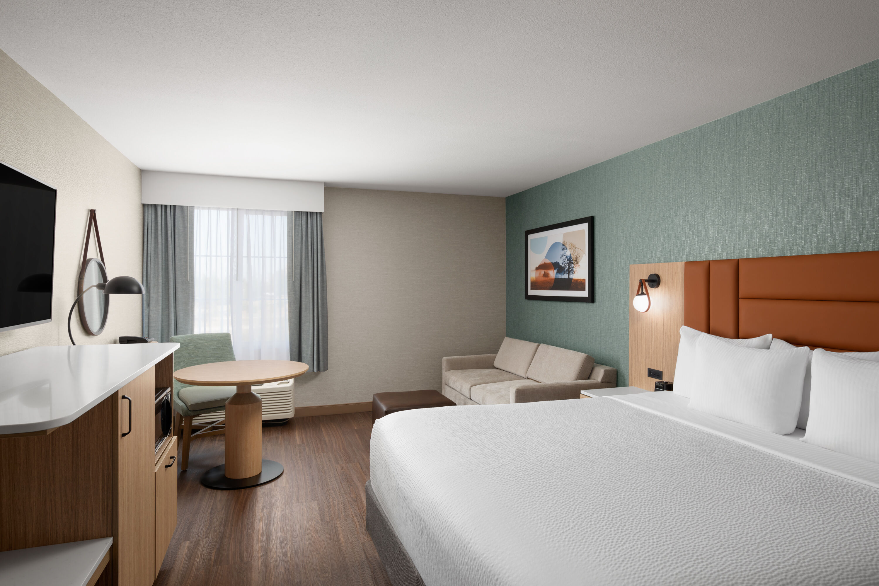 Guest room at the La Quinta Inn & Suites by Wyndham Paso Robles in Paso Robles, California