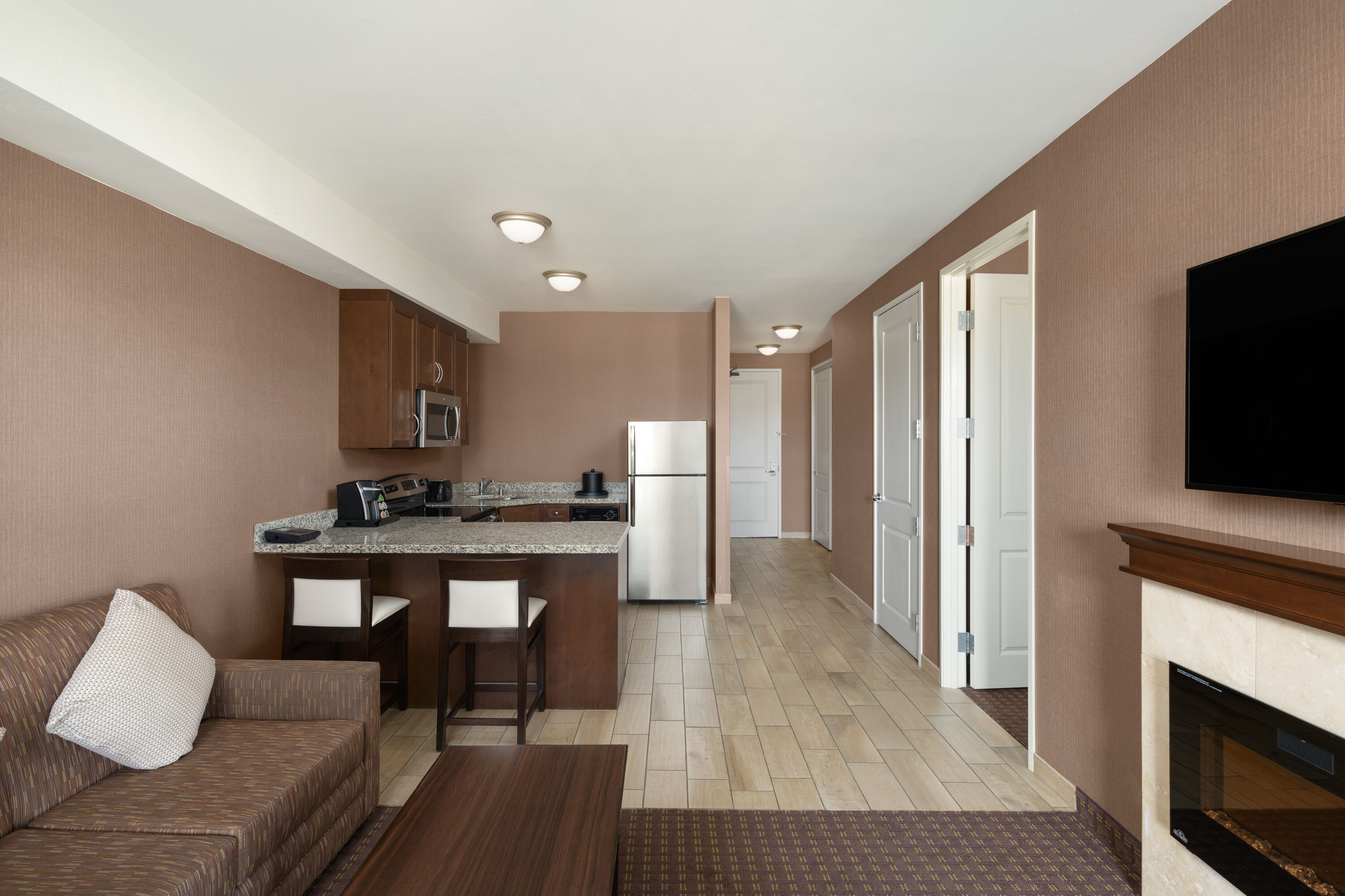 La Quinta Inn & Suites by Wyndham Paso Robles suite in Paso Robles, California