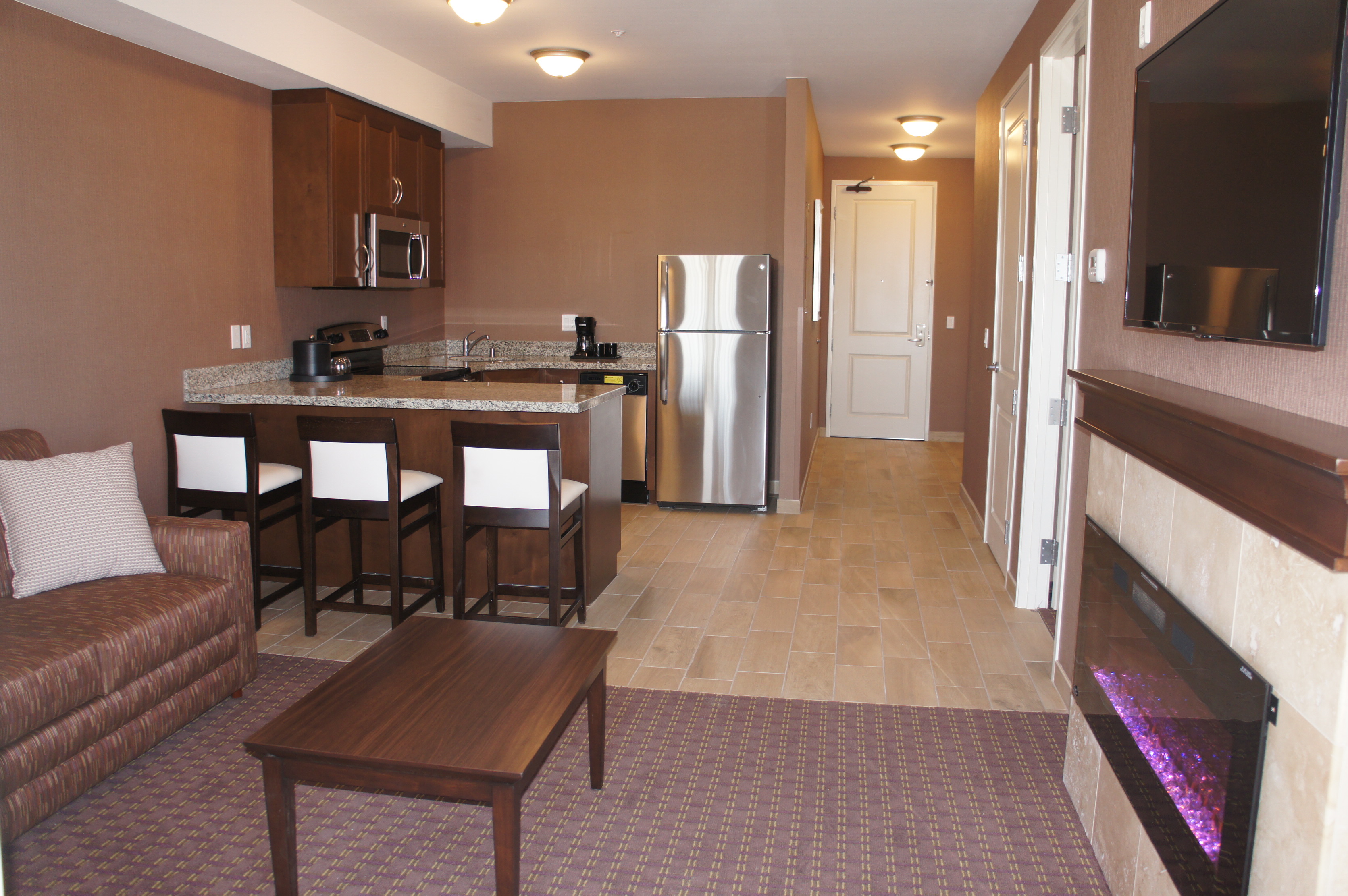 La Quinta Inn & Suites by Wyndham Paso Robles suite in Paso Robles, California