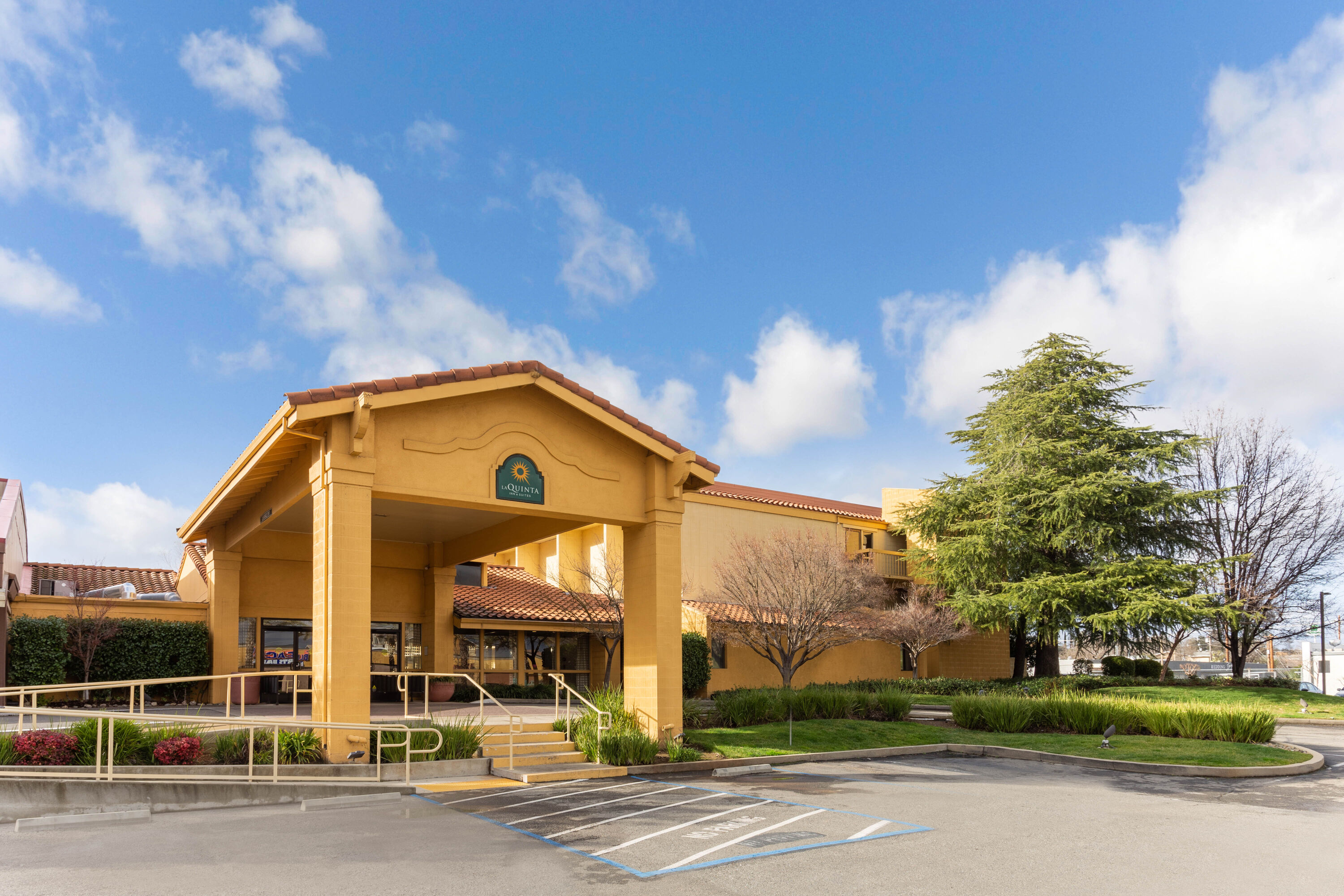 La Quinta Inn Suites By Wyndham Redding Redding Ca Hotels