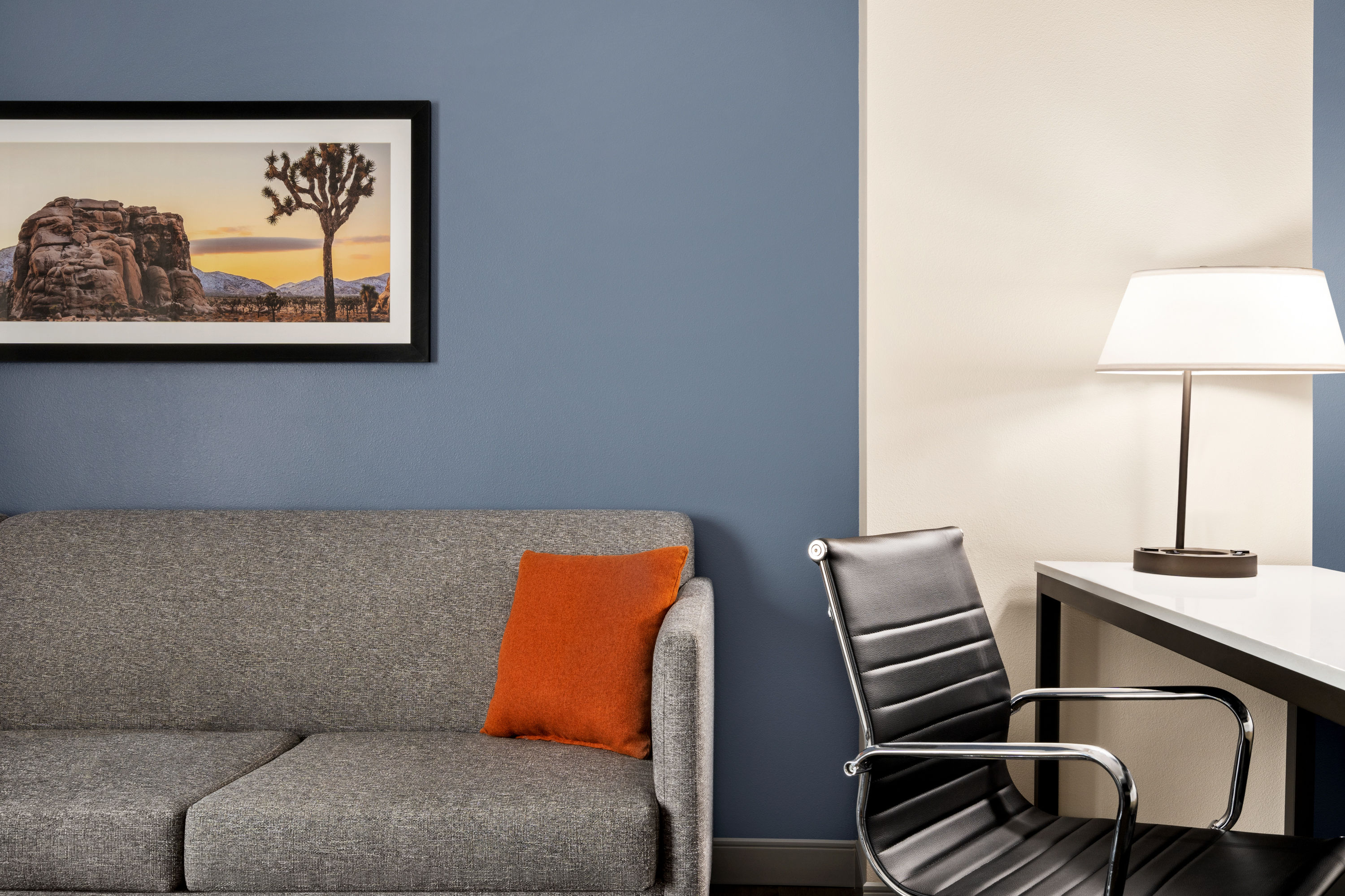 La Quinta Inn & Suites by Wyndham San Bernardino suite in San Bernardino, California