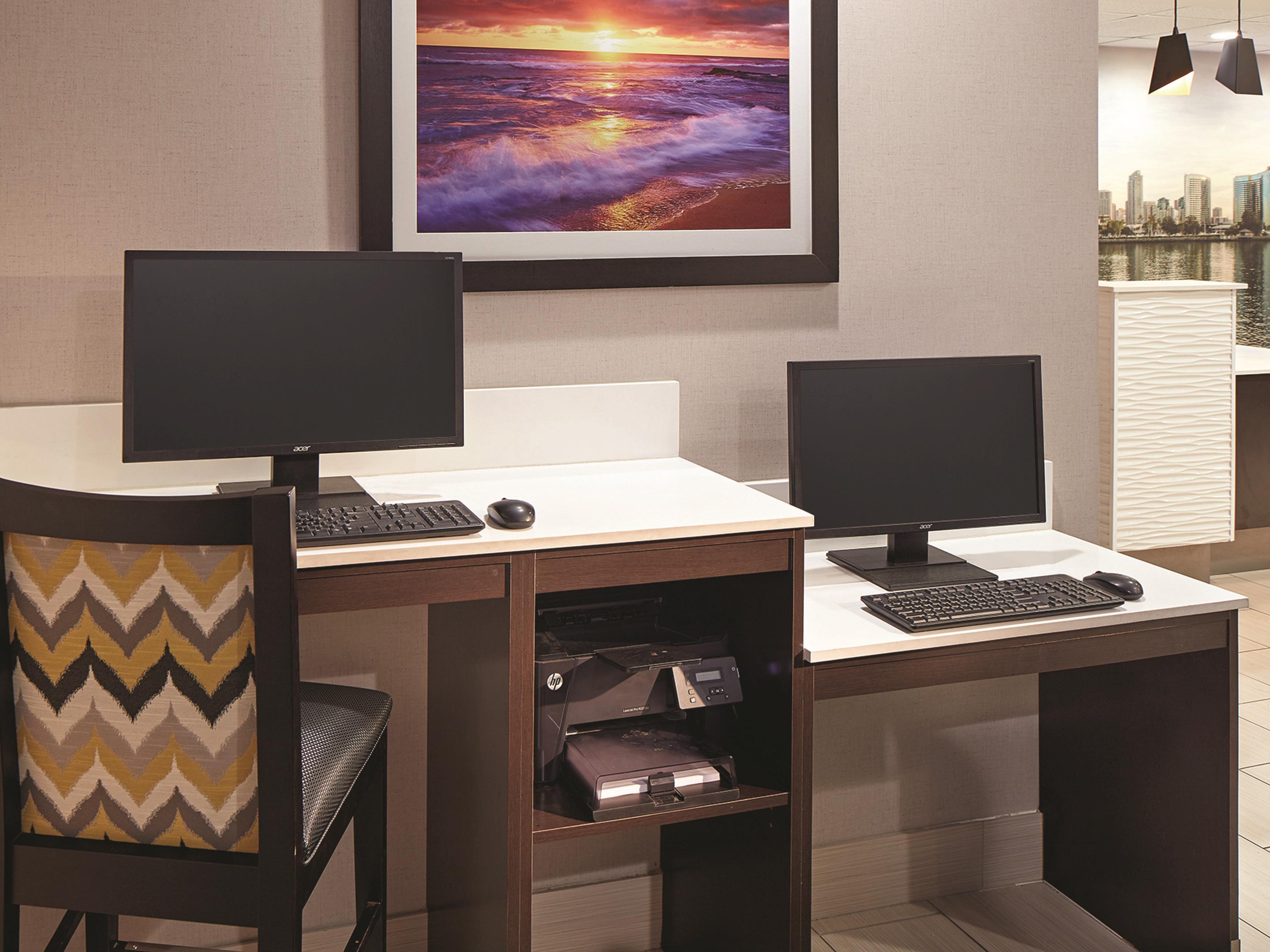 La Quinta Inn Amp Suites By Wyndham San Diego Seaworld Zoo