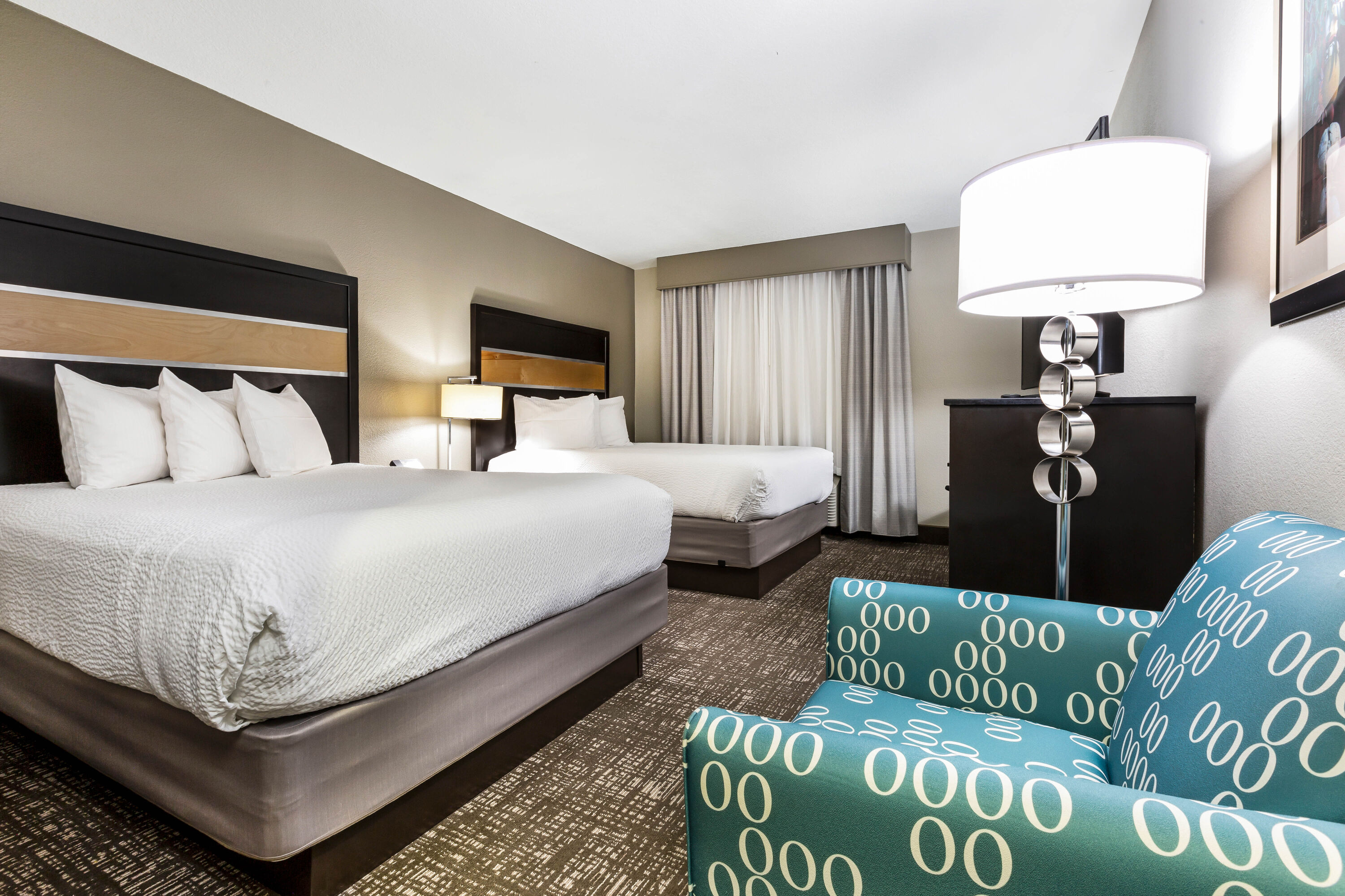 Guest room at the La Quinta Inn & Suites by Wyndham San Diego Mission Bay in San Diego, California