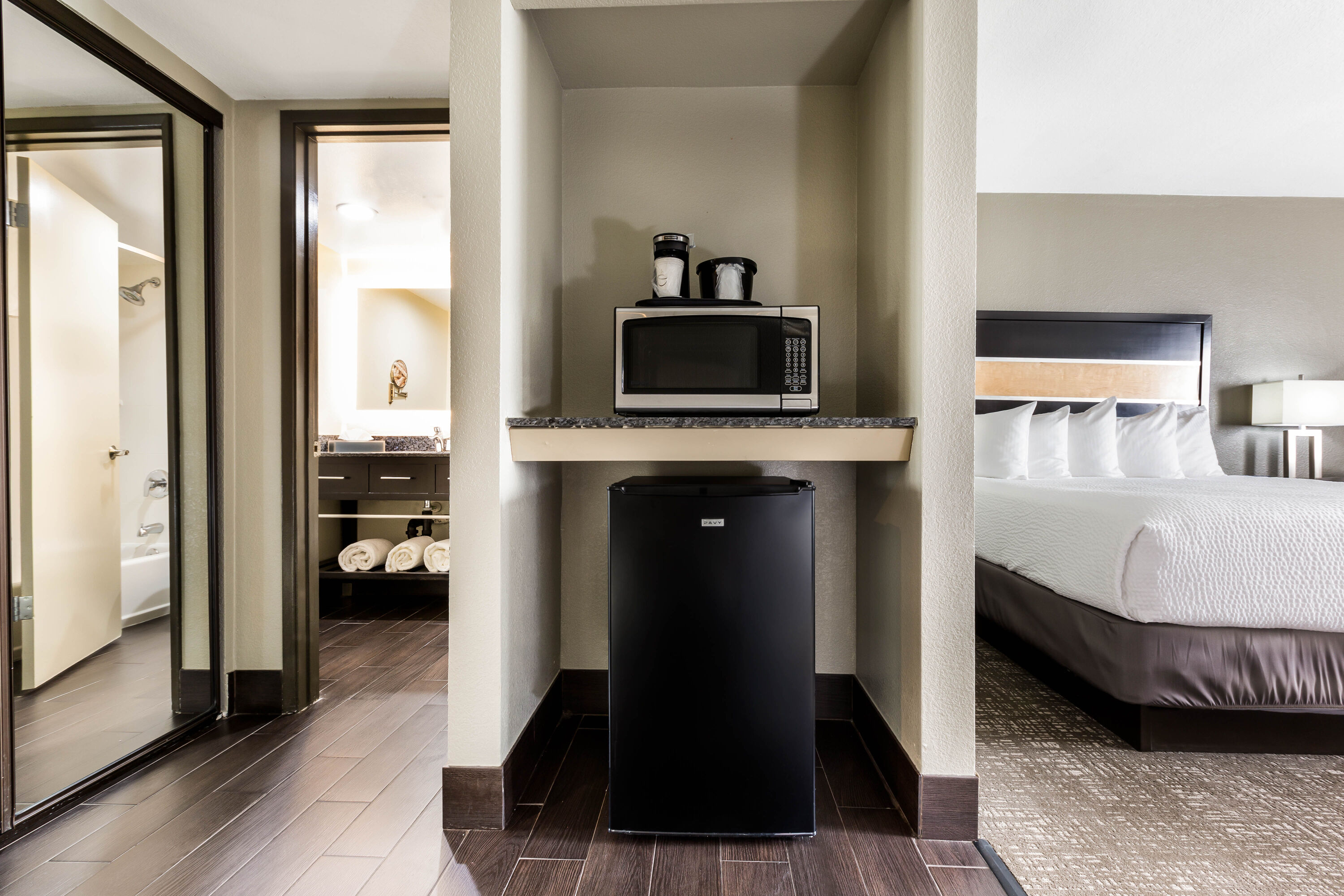 La Quinta Inn & Suites by Wyndham San Diego Mission Bay suite in San Diego, California