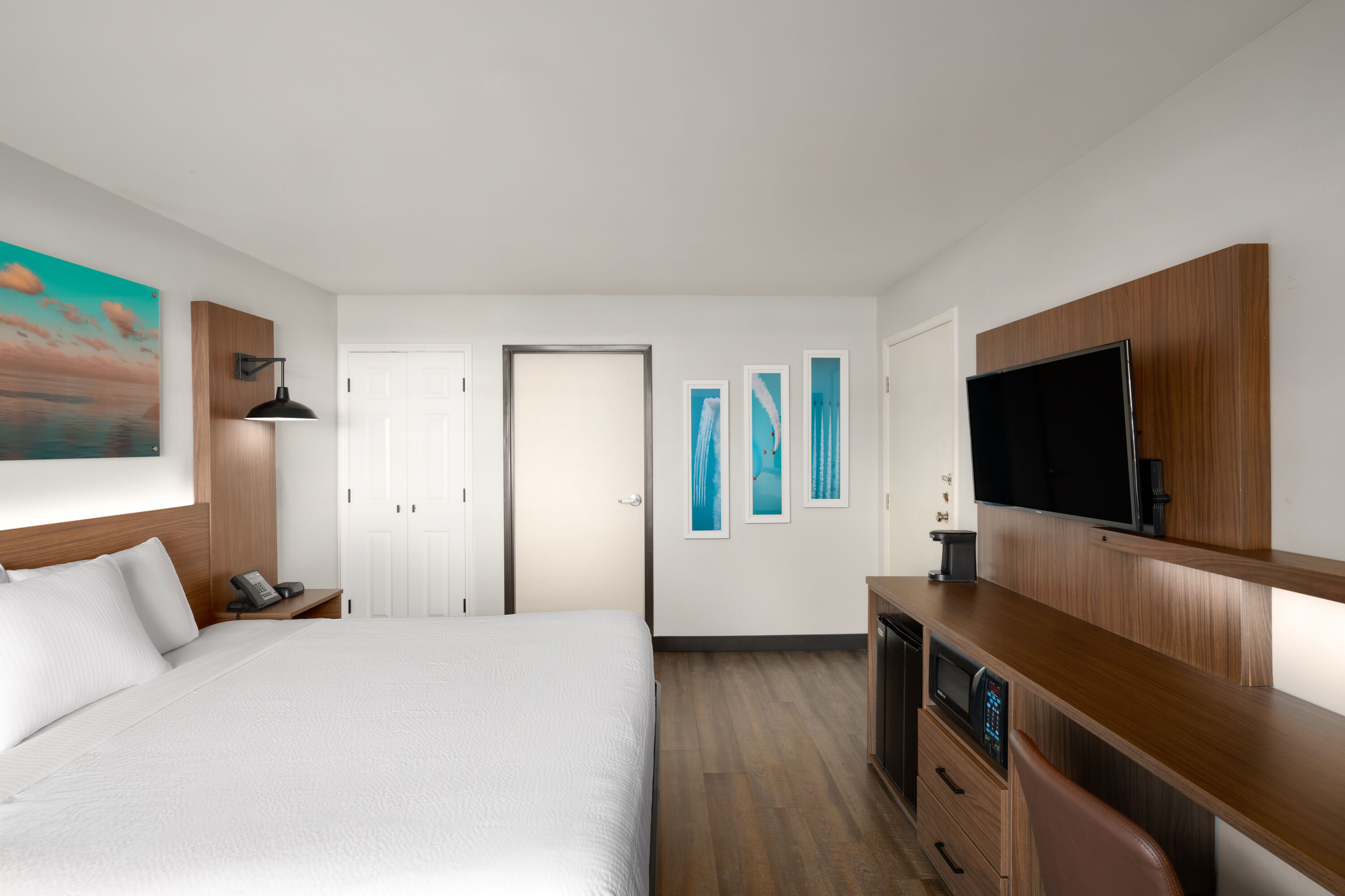 Guest room at the La Quinta Inn by Wyndham San Diego - Miramar in San Diego, California