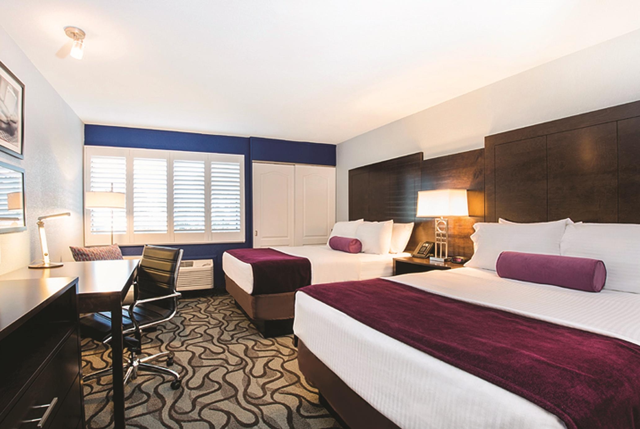 La Quinta Inn & Suites by Wyndham San Jose Airport San Jose, CA Hotels